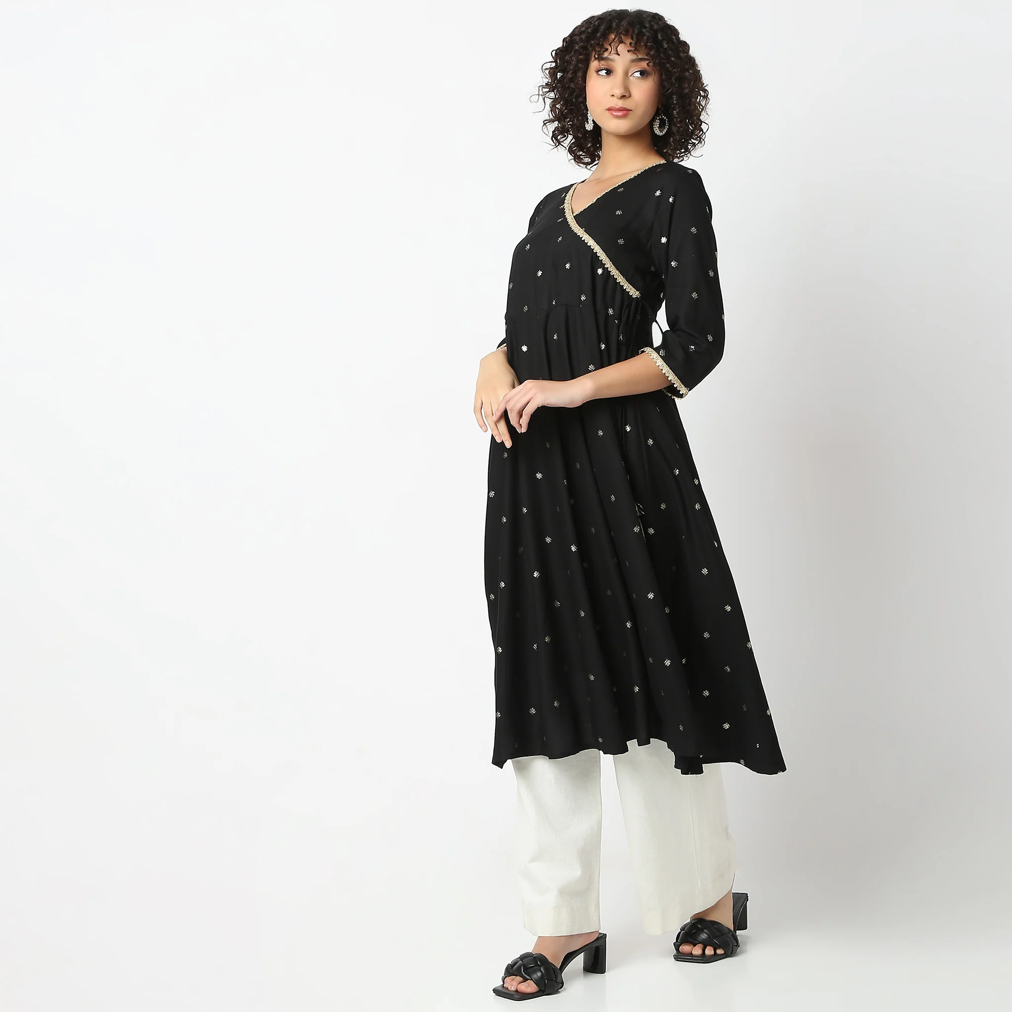 Flare Fit Printed V-Neck Kurta - Image 5