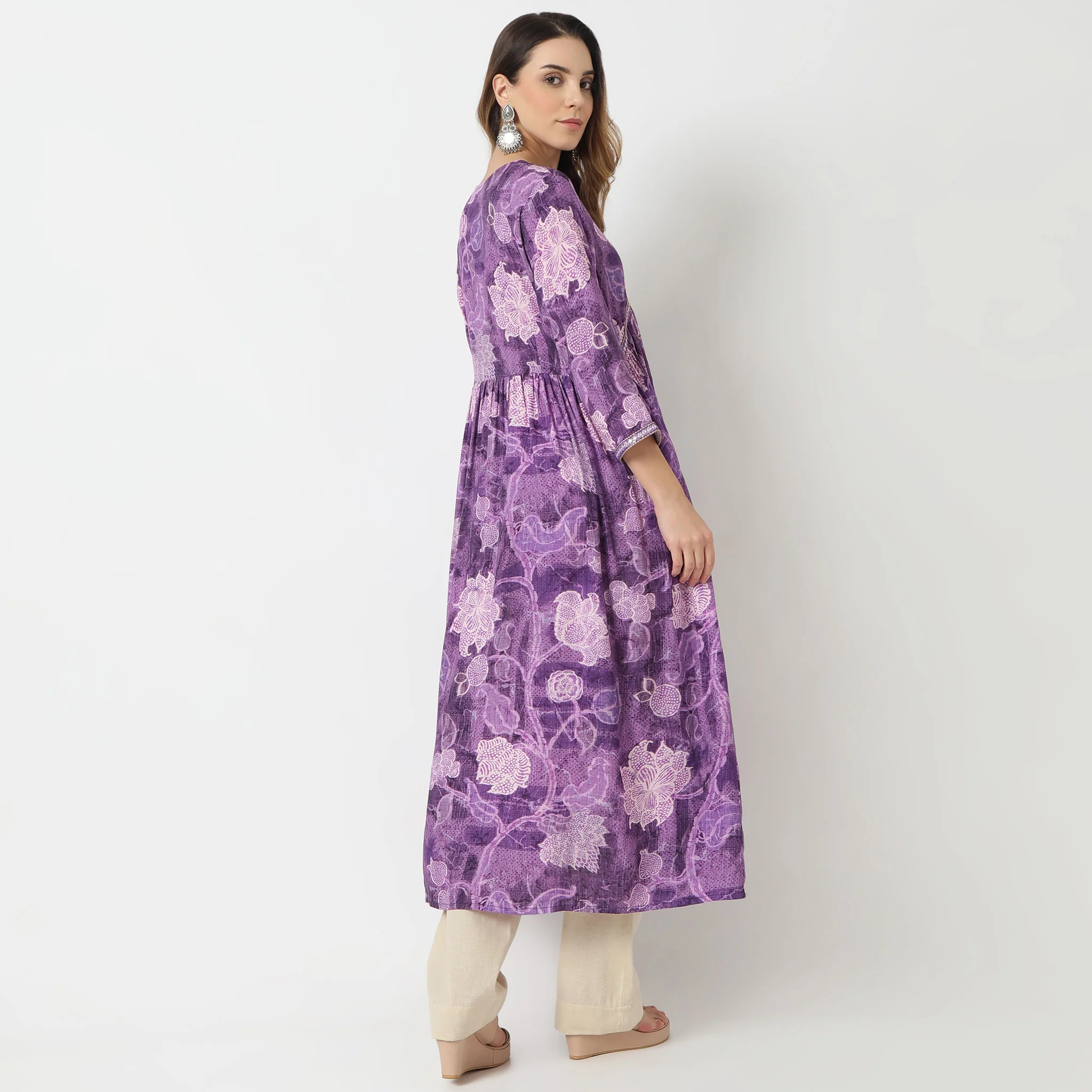 Flare Fit Printed V-Neck Alia Cut Below Knee Kurta - Image 3