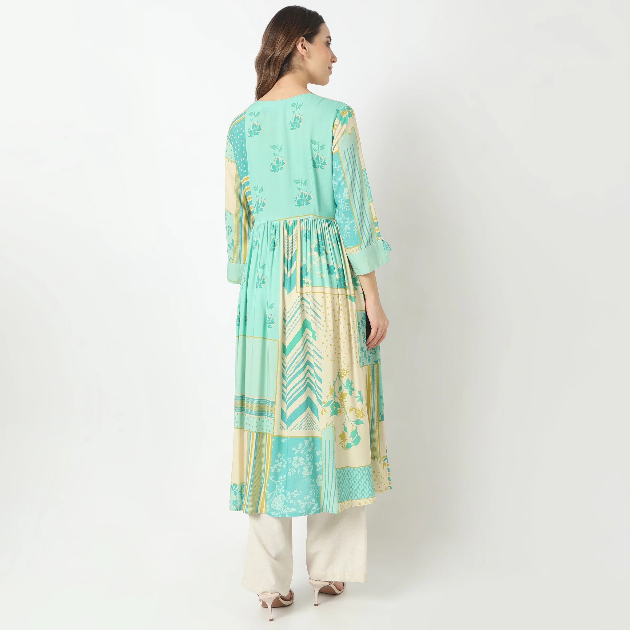 Flare Fit Printed V-Neck Alia Cut Below Knee Kurta - Image 3
