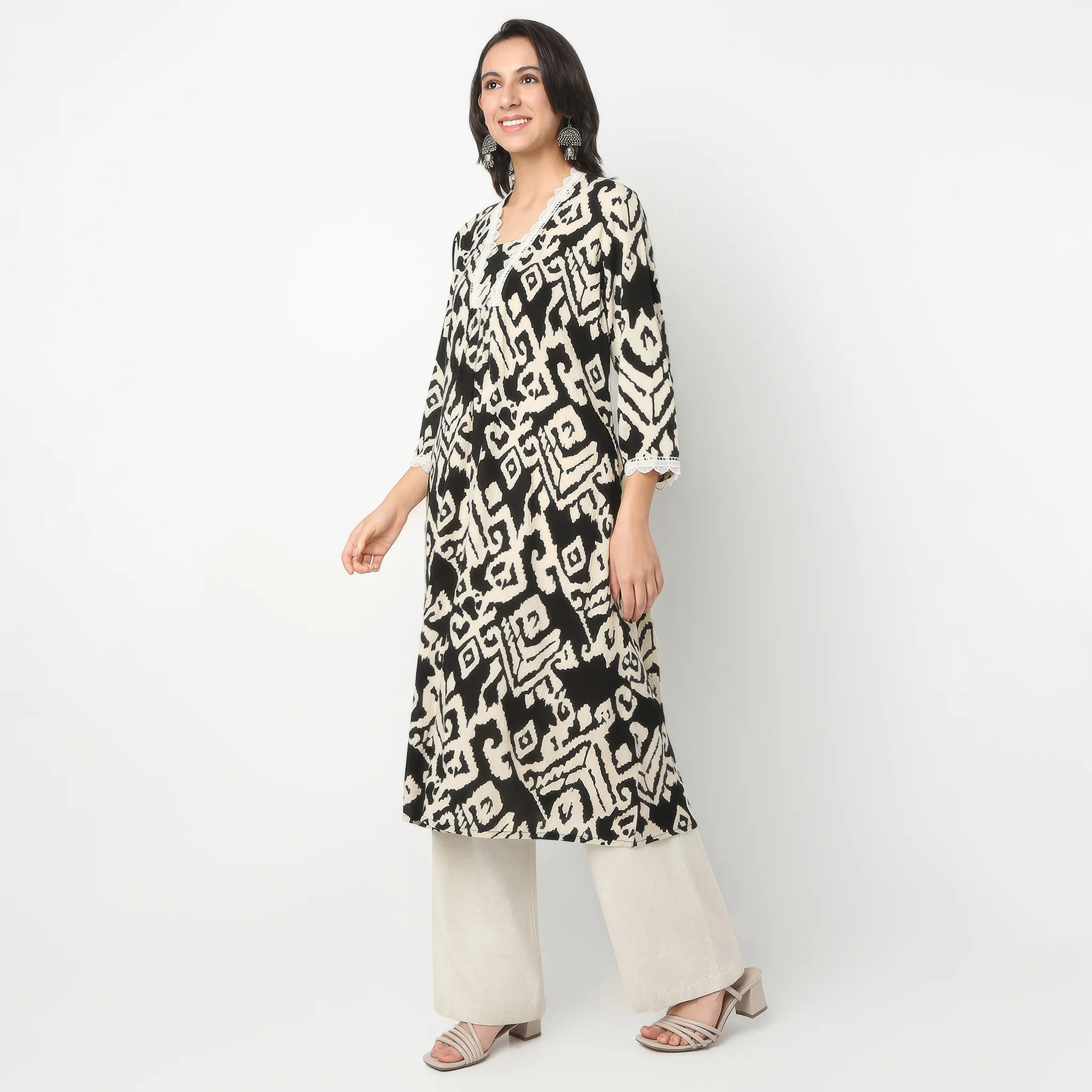 V-Neck Below Knee Three-Fourth Sleeve Flare Fit Printed Kurta - Image 4