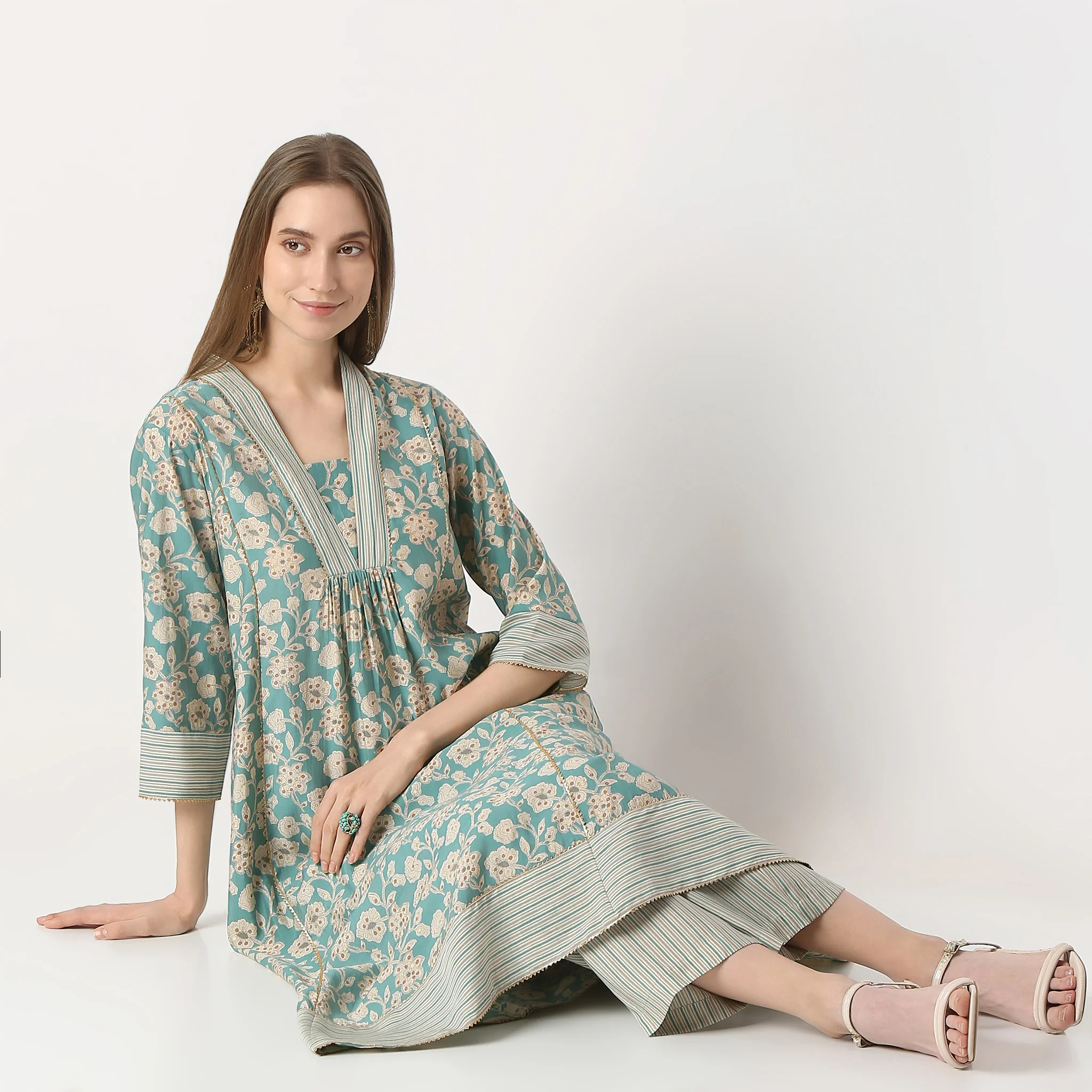 Flare Fit Printed V-Neck Kurta With Pant Set