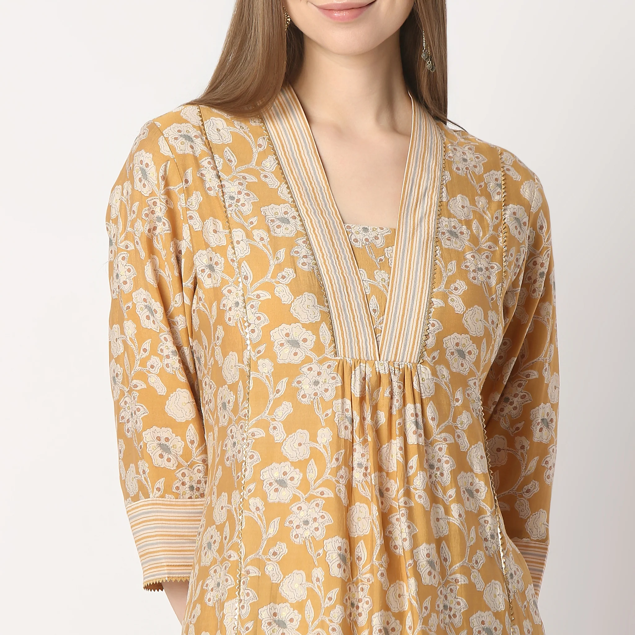 Flare Fit Printed V-Neck Kurta With Pant Set - Image 11