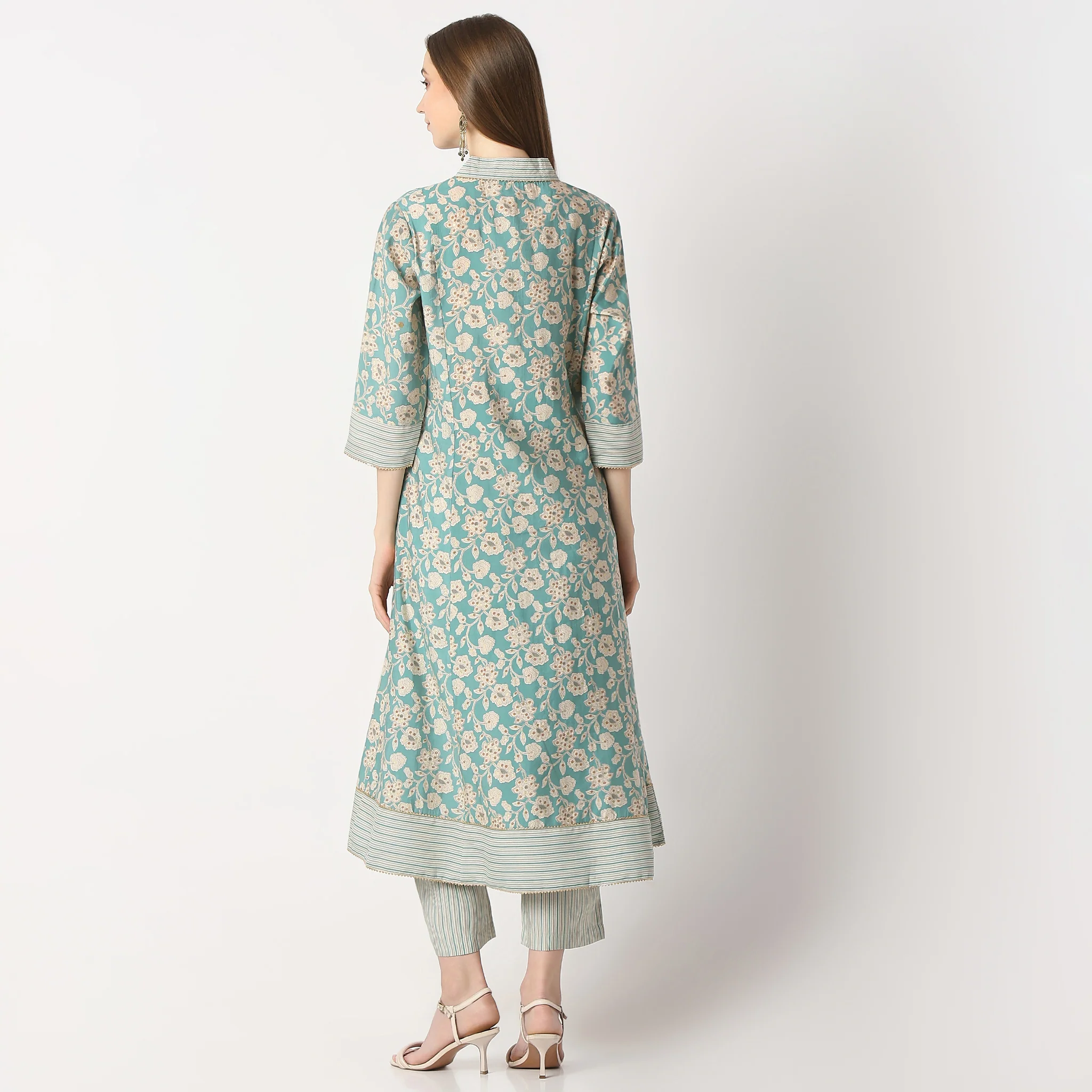 Flare Fit Printed V-Neck Kurta With Pant Set - Image 3