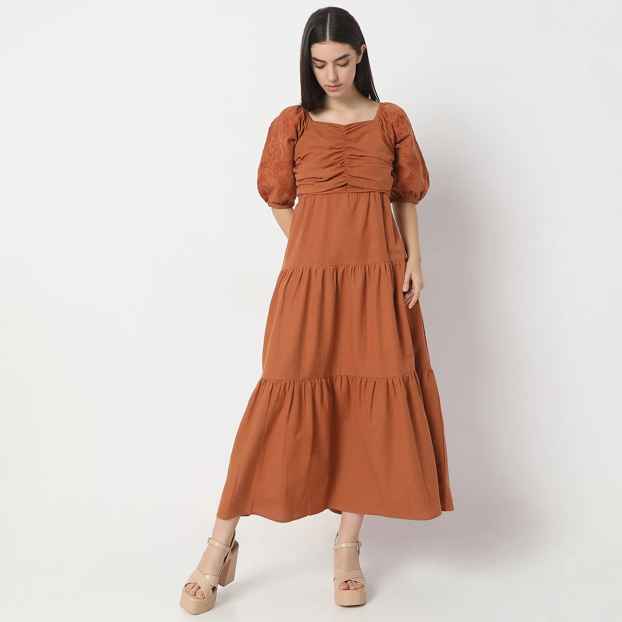 Flare Fit Embriodered Sweet Heart Neck Short Sleeve Dress - Image 2