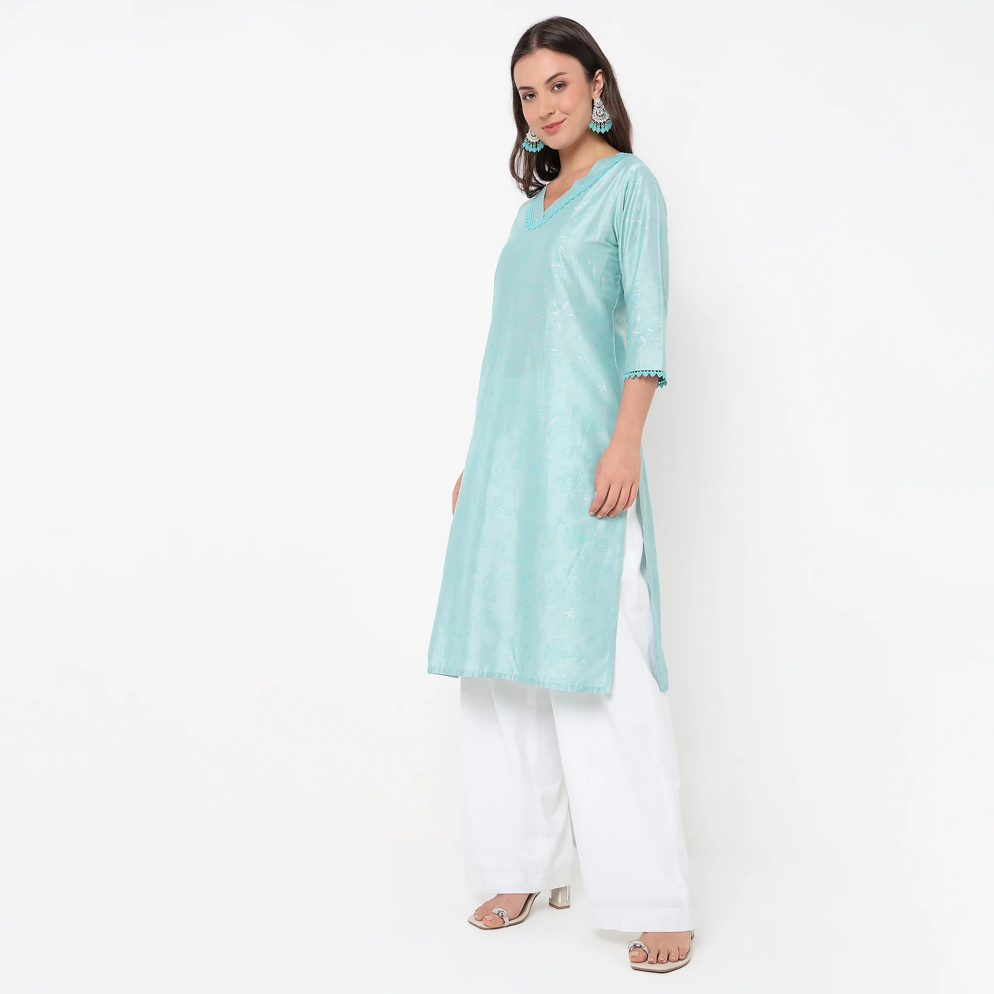 Flare Fit V-Neck Printed Kurta - Image 4
