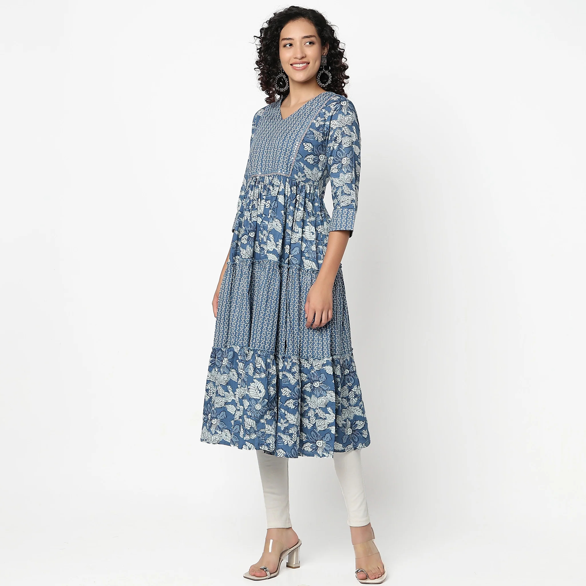 Flare Fit V-Neck Printed Kurta - Image 4