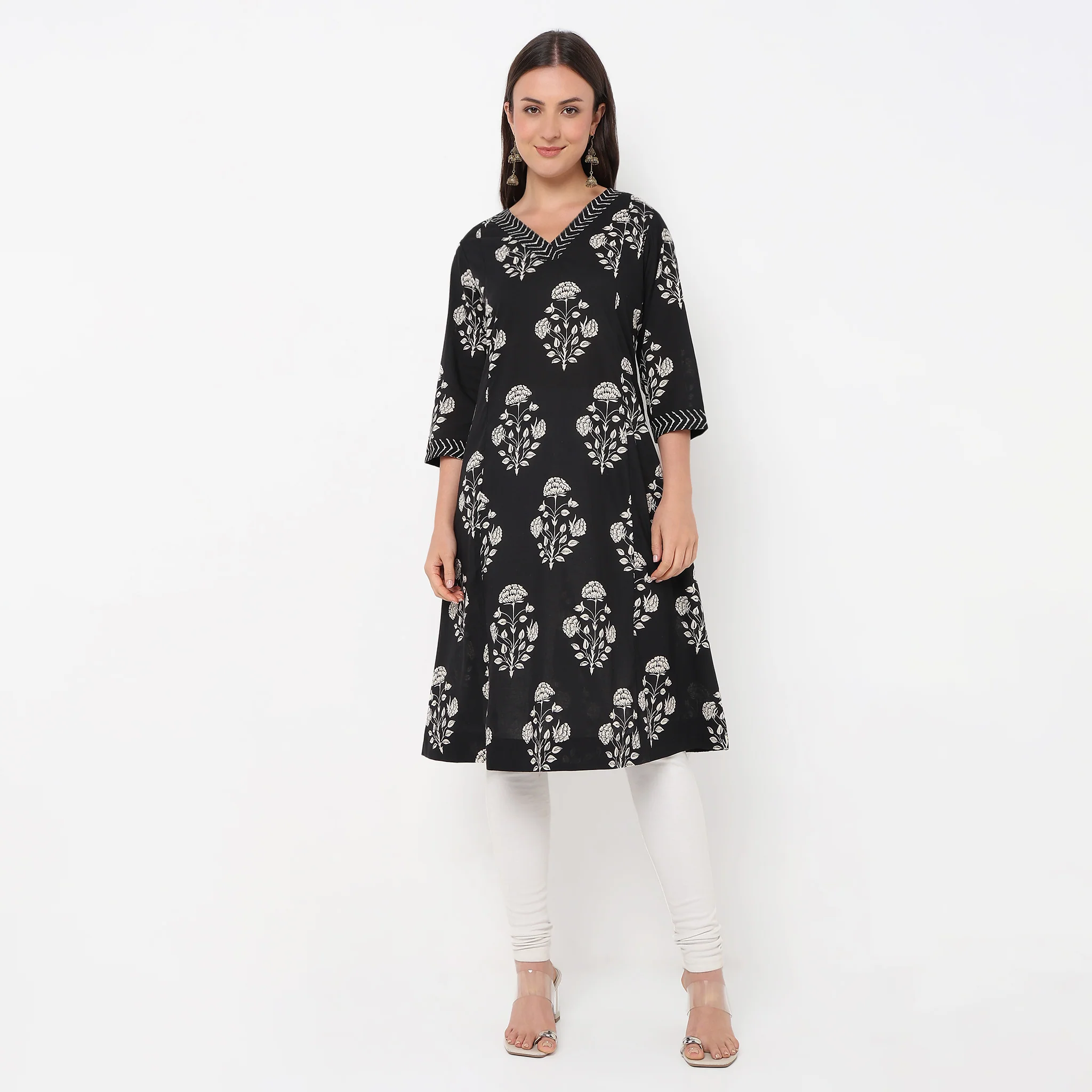 Flare Fit V-Neck Printed Kurta - Image 2