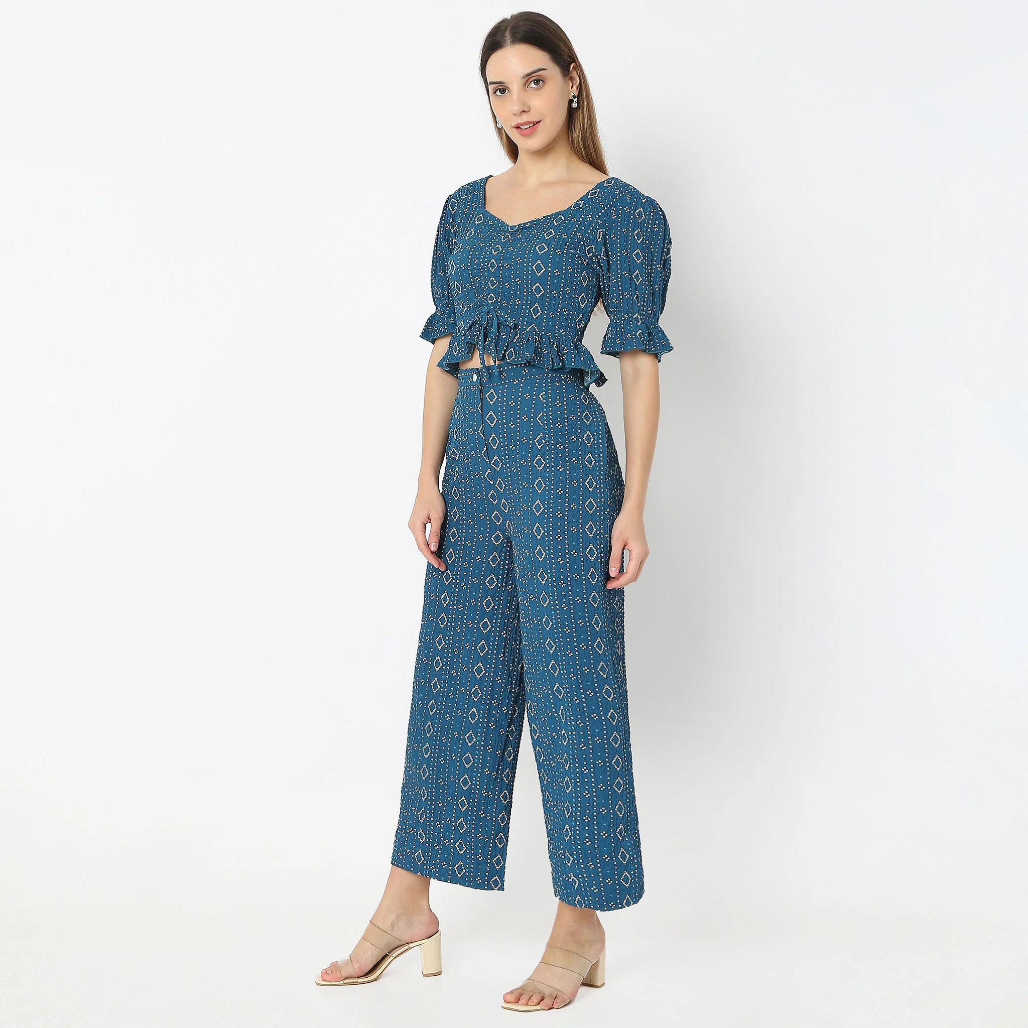 Flared V-Neck Bandhani Glam Printed Crop Top - Image 5
