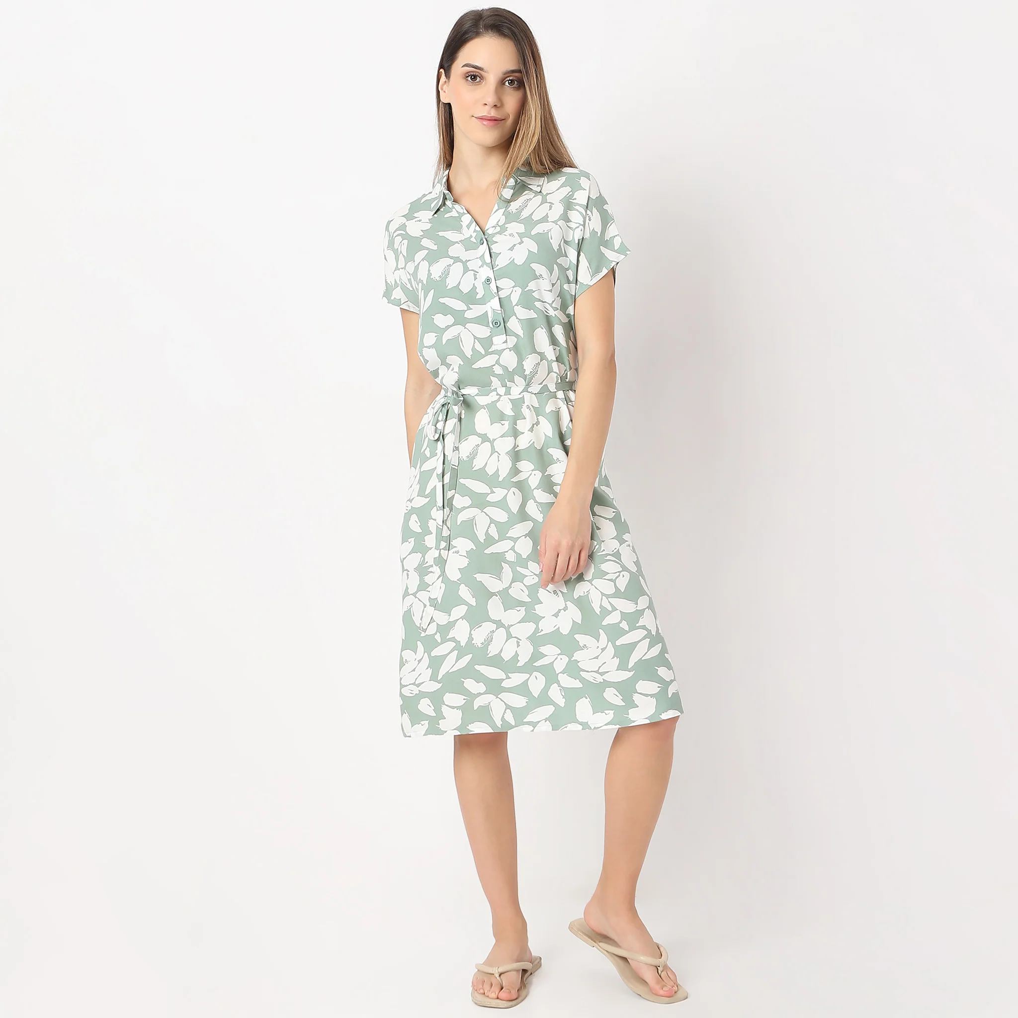 Floral Knee Length Lapel Collar Short Sleeve Gown - Image 2