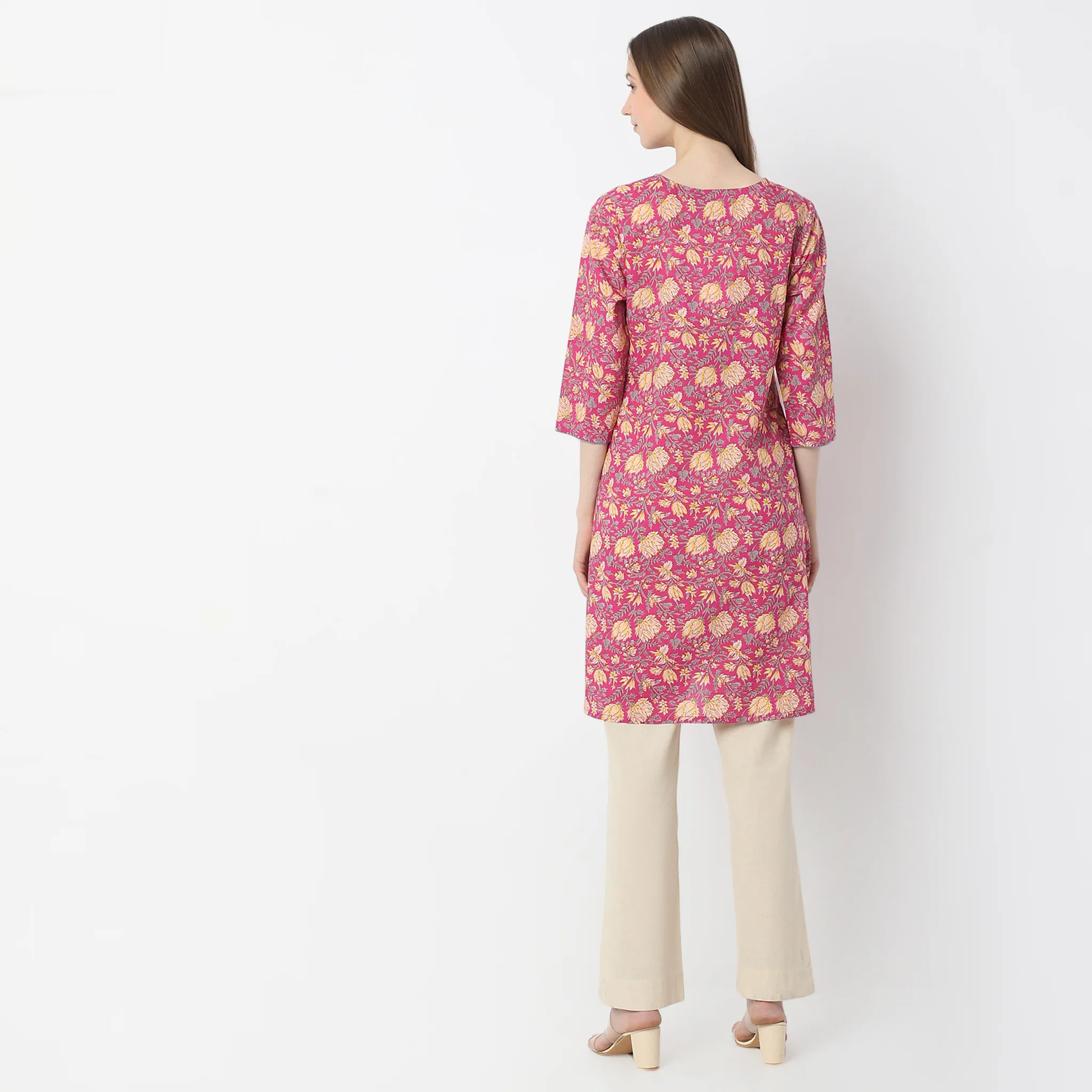 Floral Knee Length Printed Straight Fit Table Kurta - Image 3