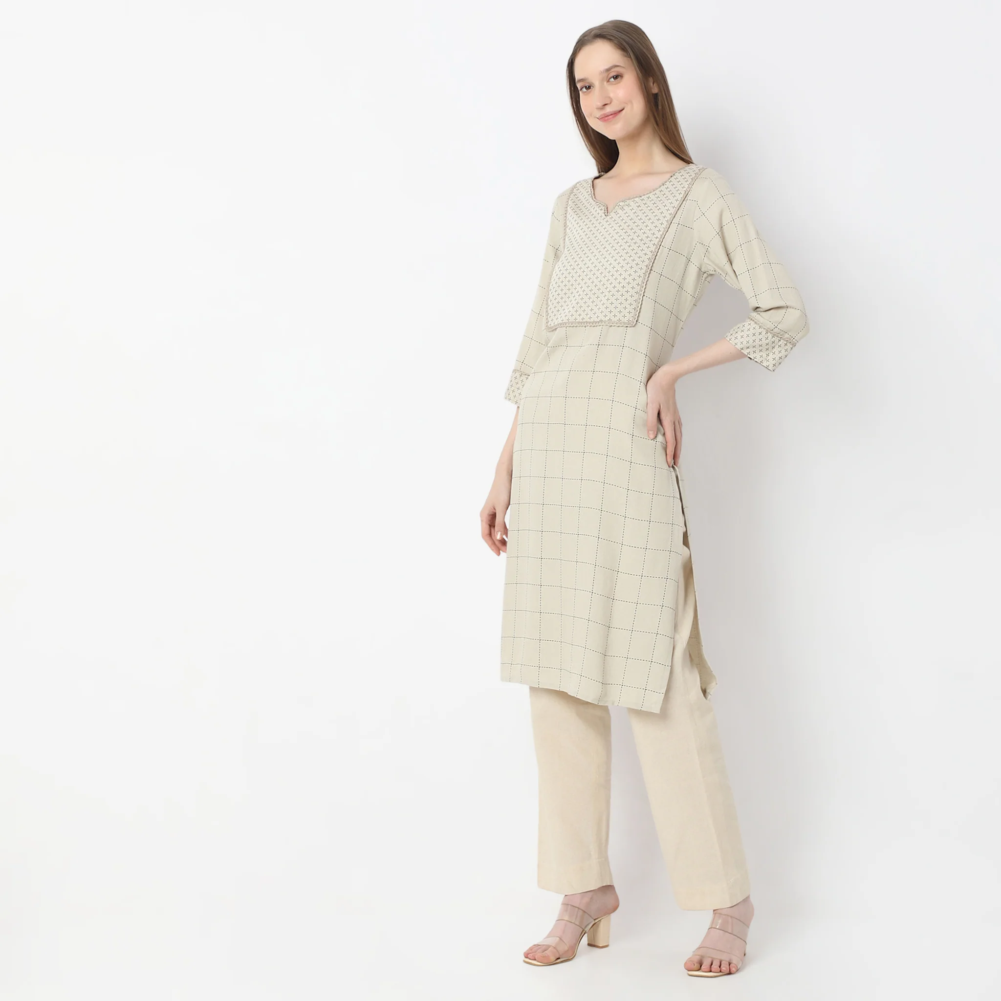 Floral Yoke Kurta - Image 5