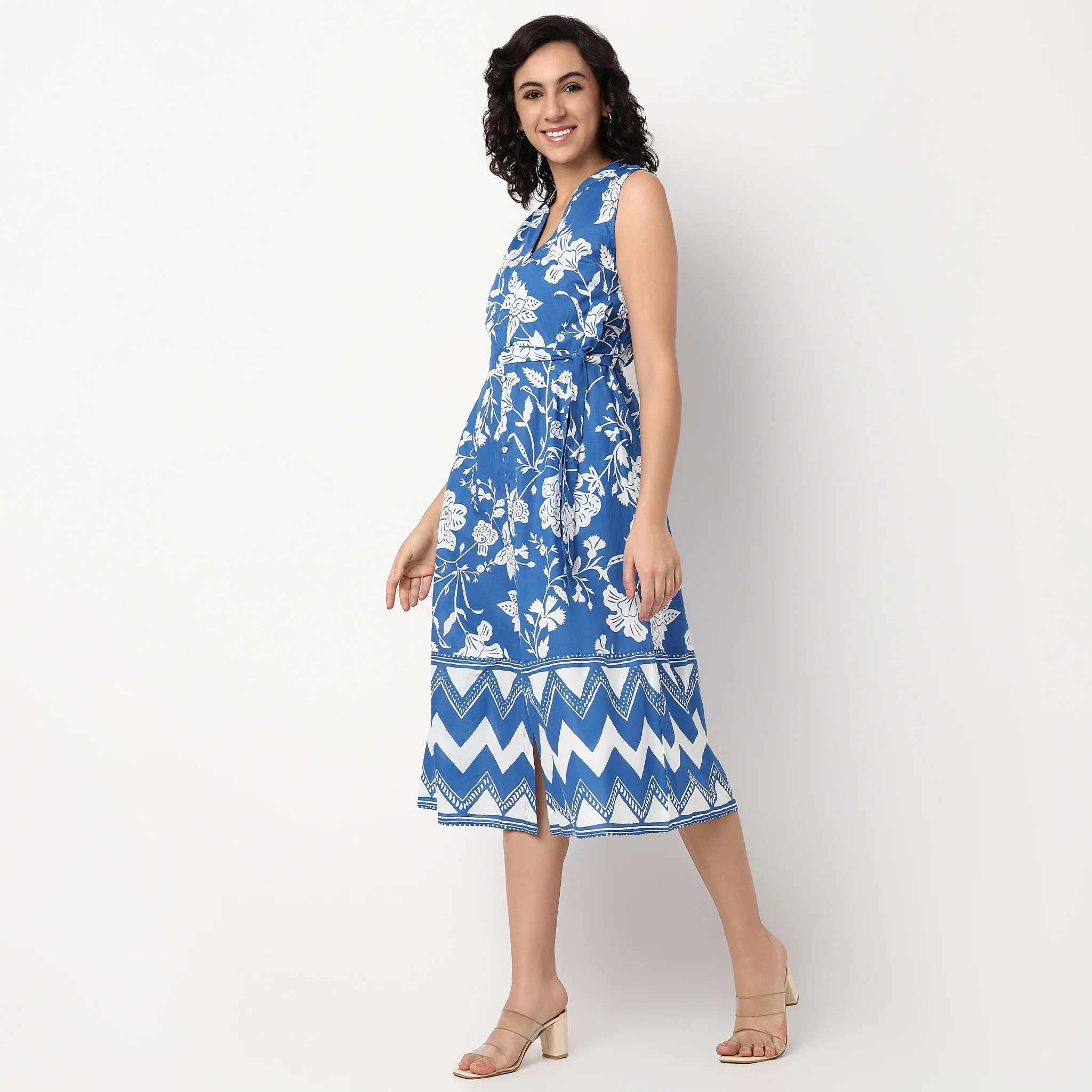 Floral Print Flared Dress With Waist Tie-Up Detail - Image 5