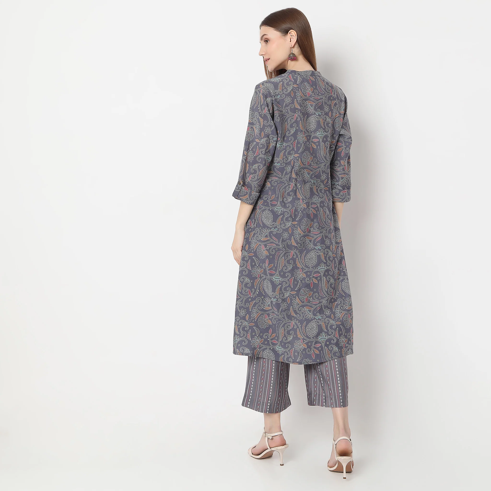 Floral Print Calf Length A-Line Kurta With Pant Set - Image 3