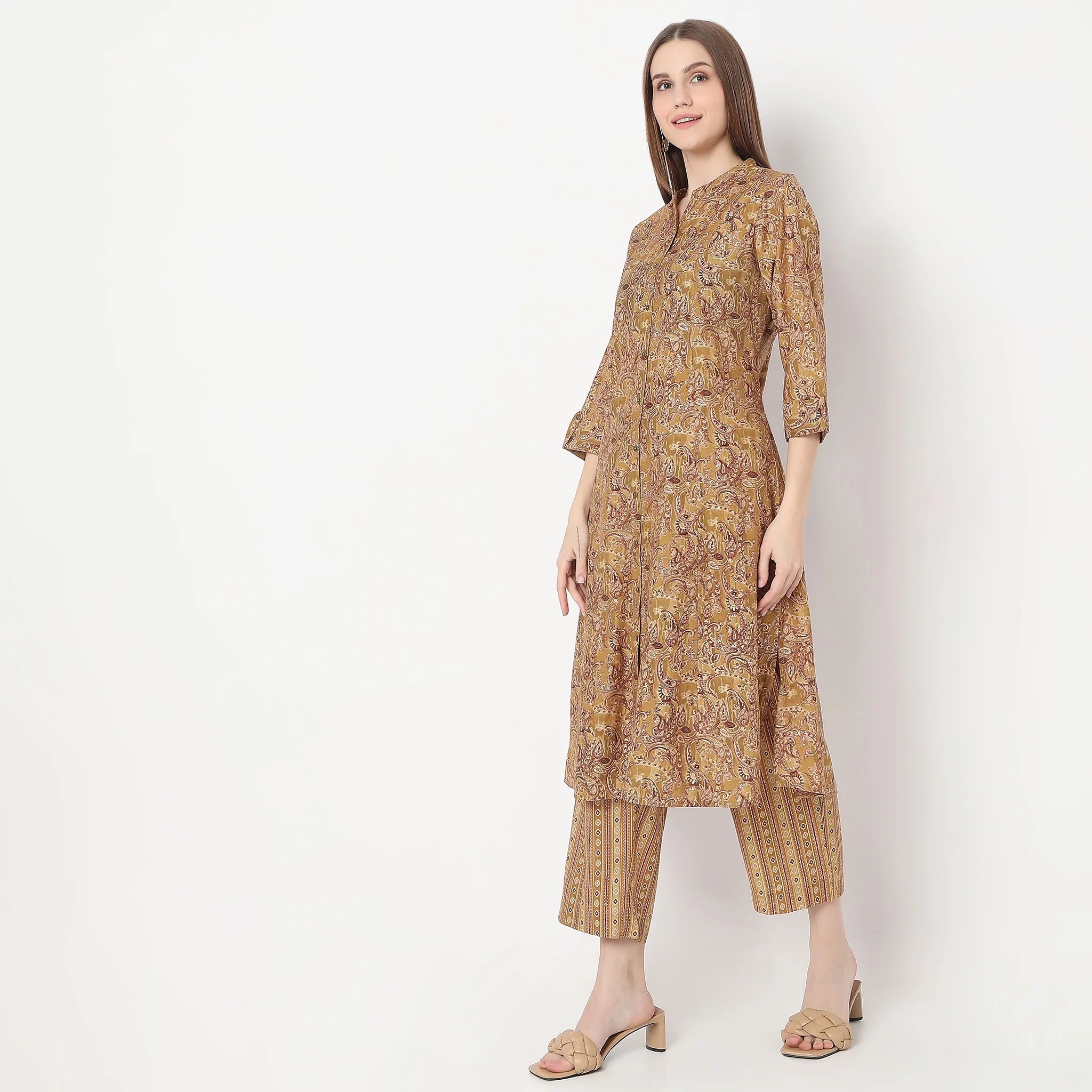 Floral Print Calf Length A-Line Kurta With Pant Set - Image 5