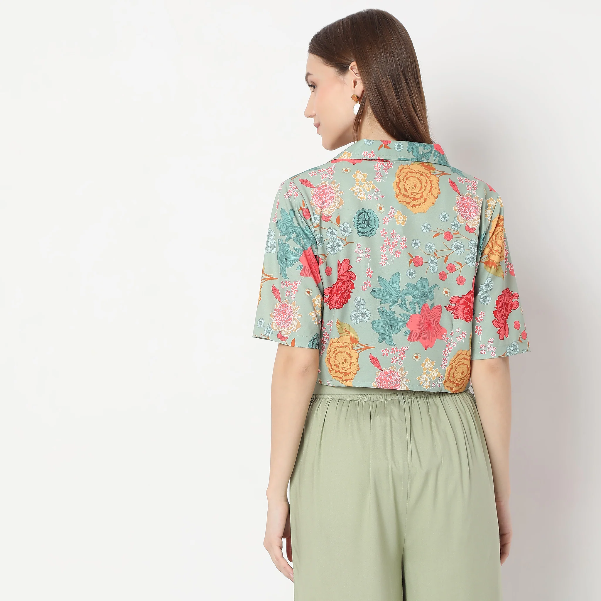 Floral Print Camp Collar Abstract Crop Top - Image 3