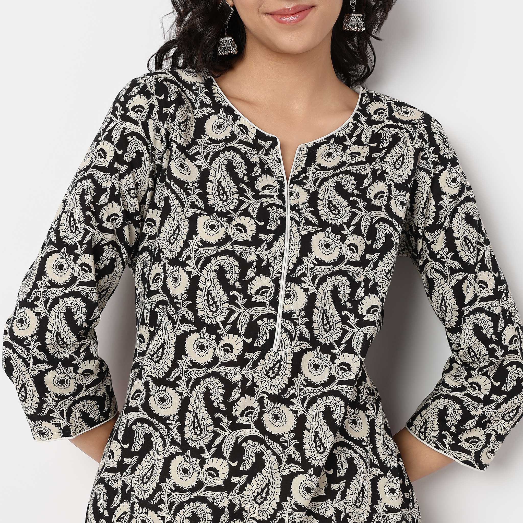 Floral Print Long Kurta - Image 4