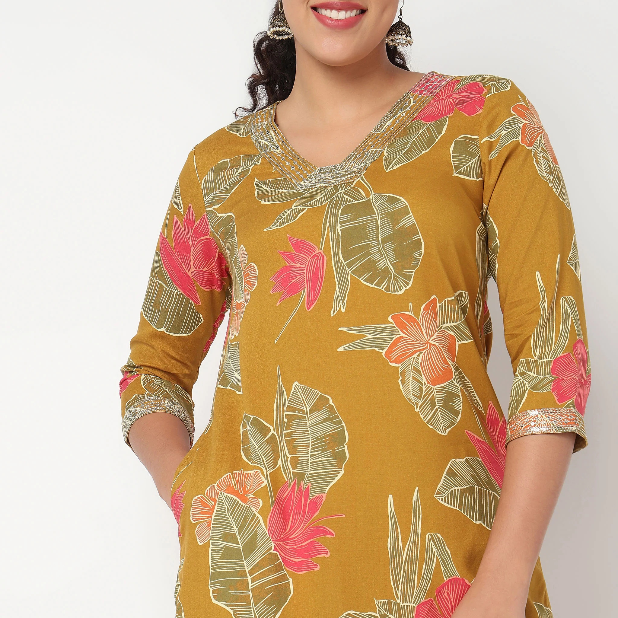 Floral Print Mid Length Kurta - Image 4