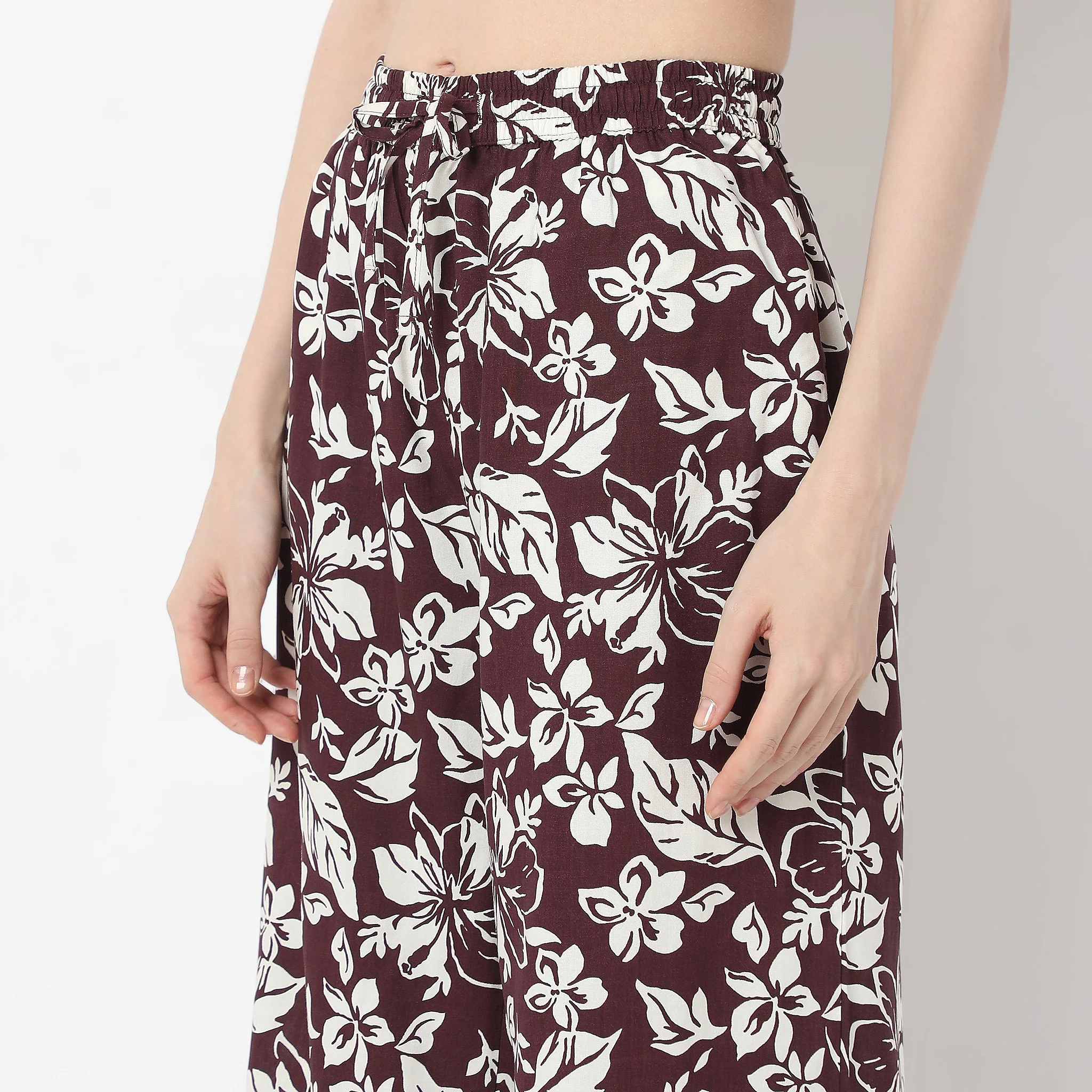 Floral Print Mid-Rise Lounge Palazzos - Image 4