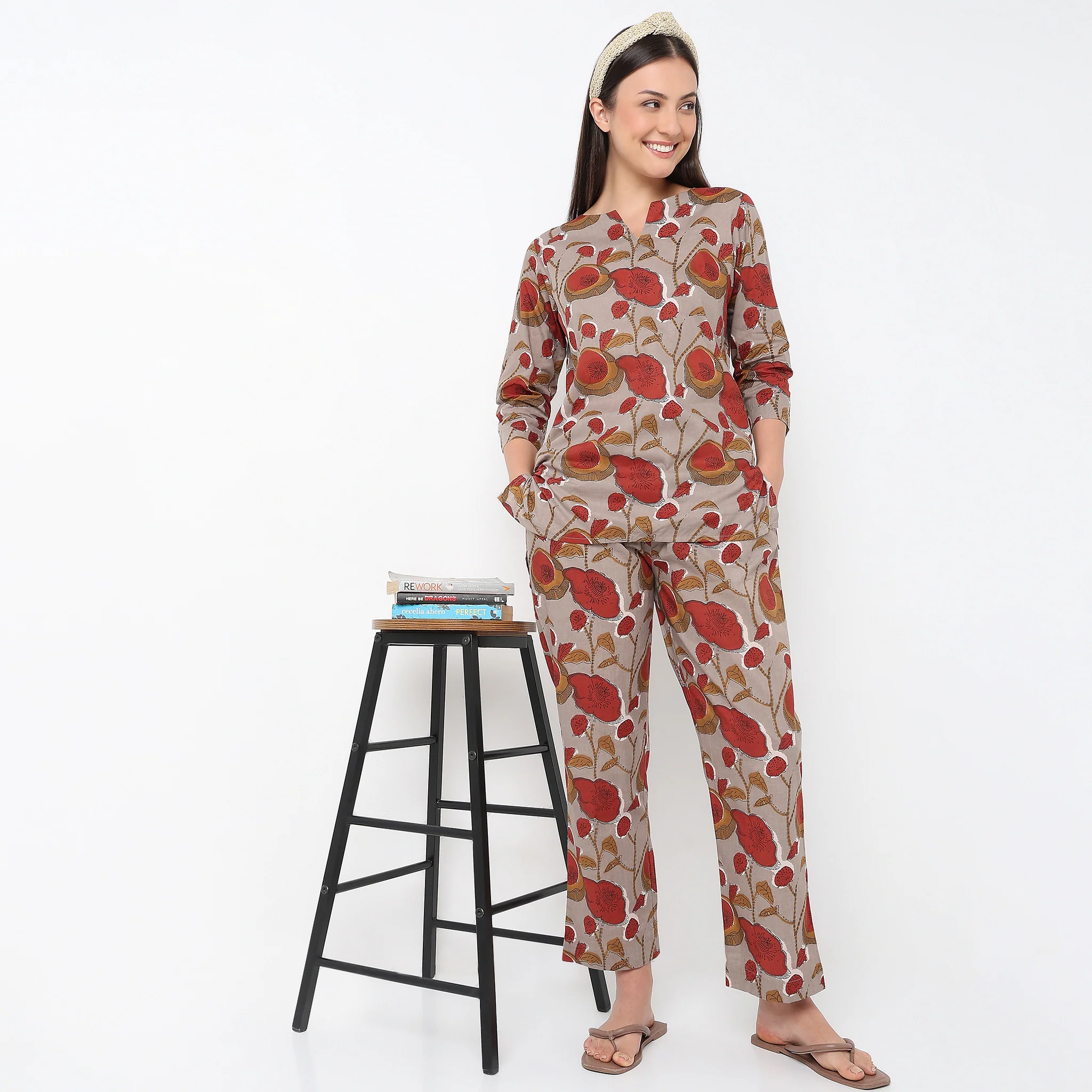 Floral Print Round Neck Kurta With Pyjama Set