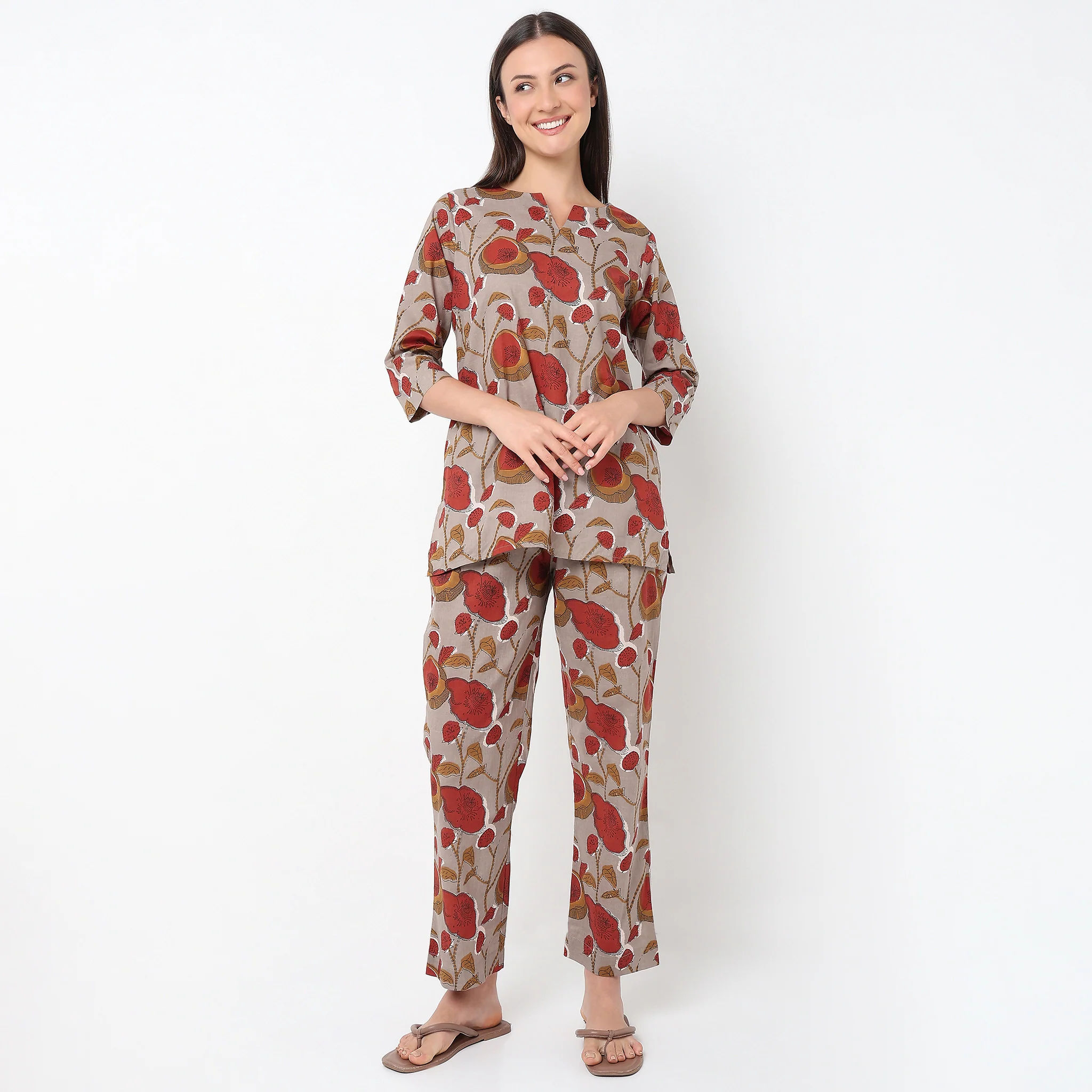 Floral Print Round Neck Kurta With Pyjama Set - Image 2