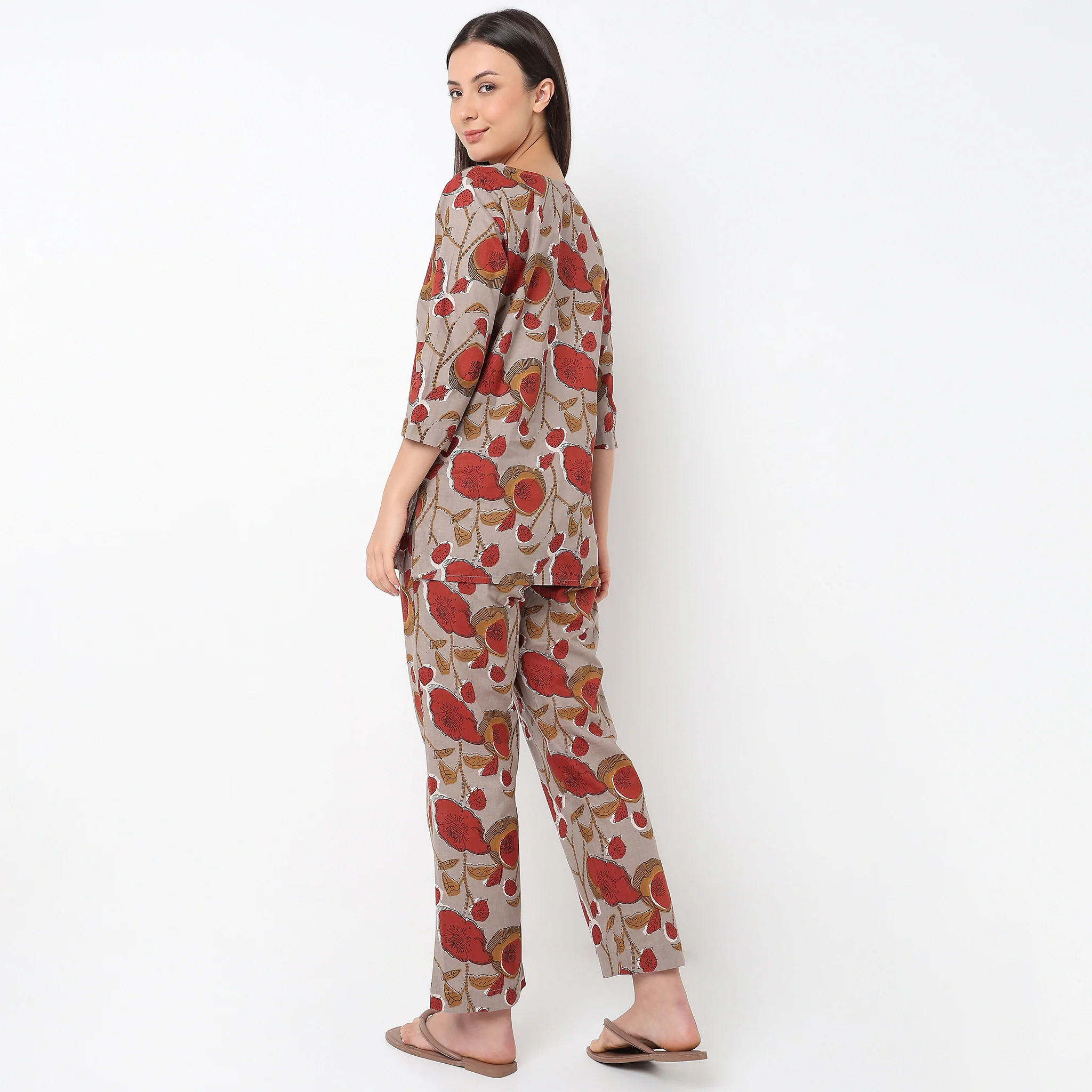 Floral Print Round Neck Kurta With Pyjama Set - Image 3