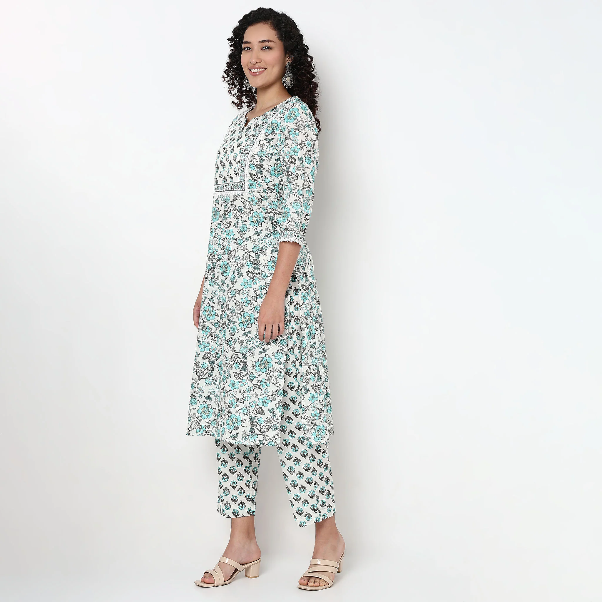 Floral Print Cotton Kurta and Pant with Dupatta Set - Image 5
