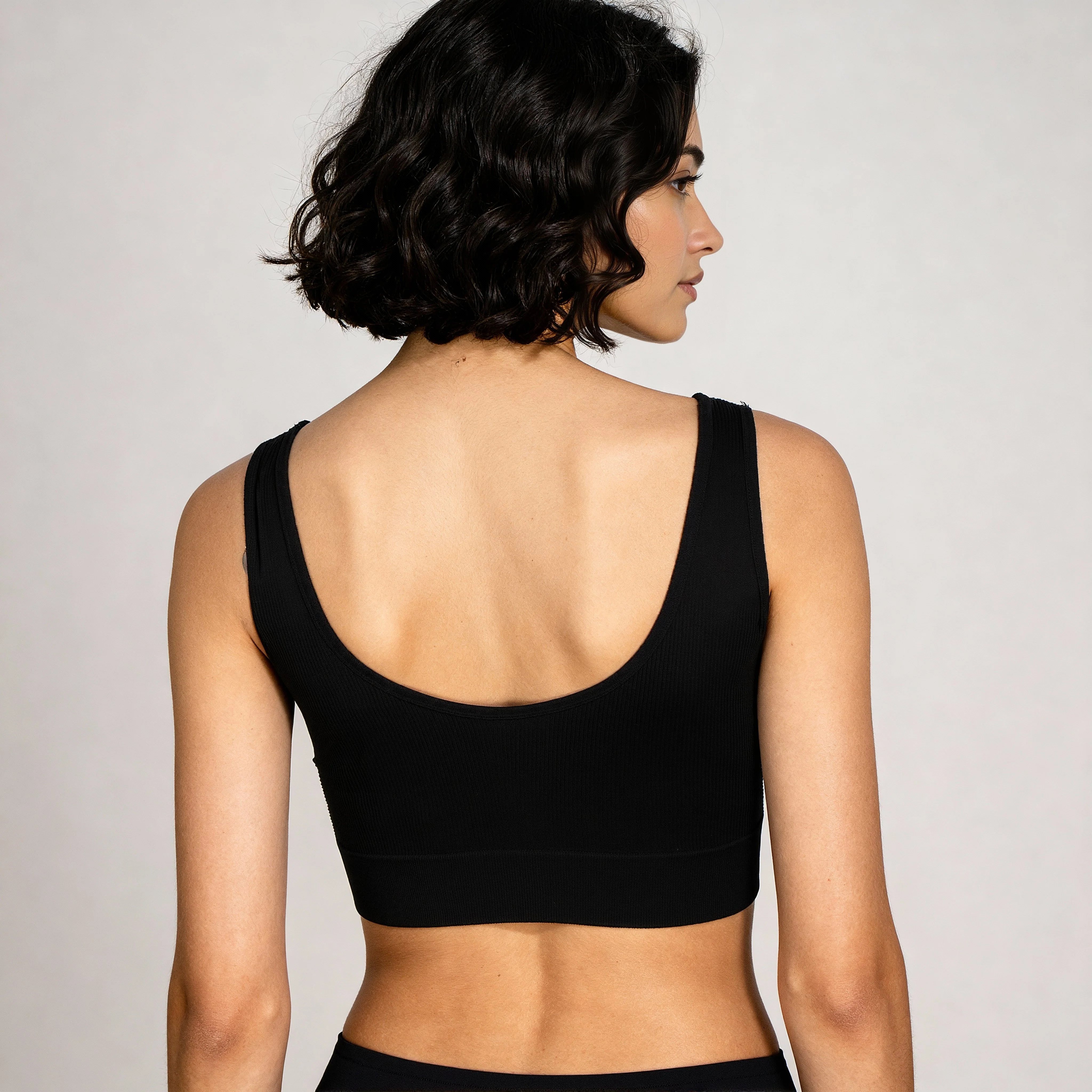 Full Coverage Seamless V-Neck Tank Bra - Image 3