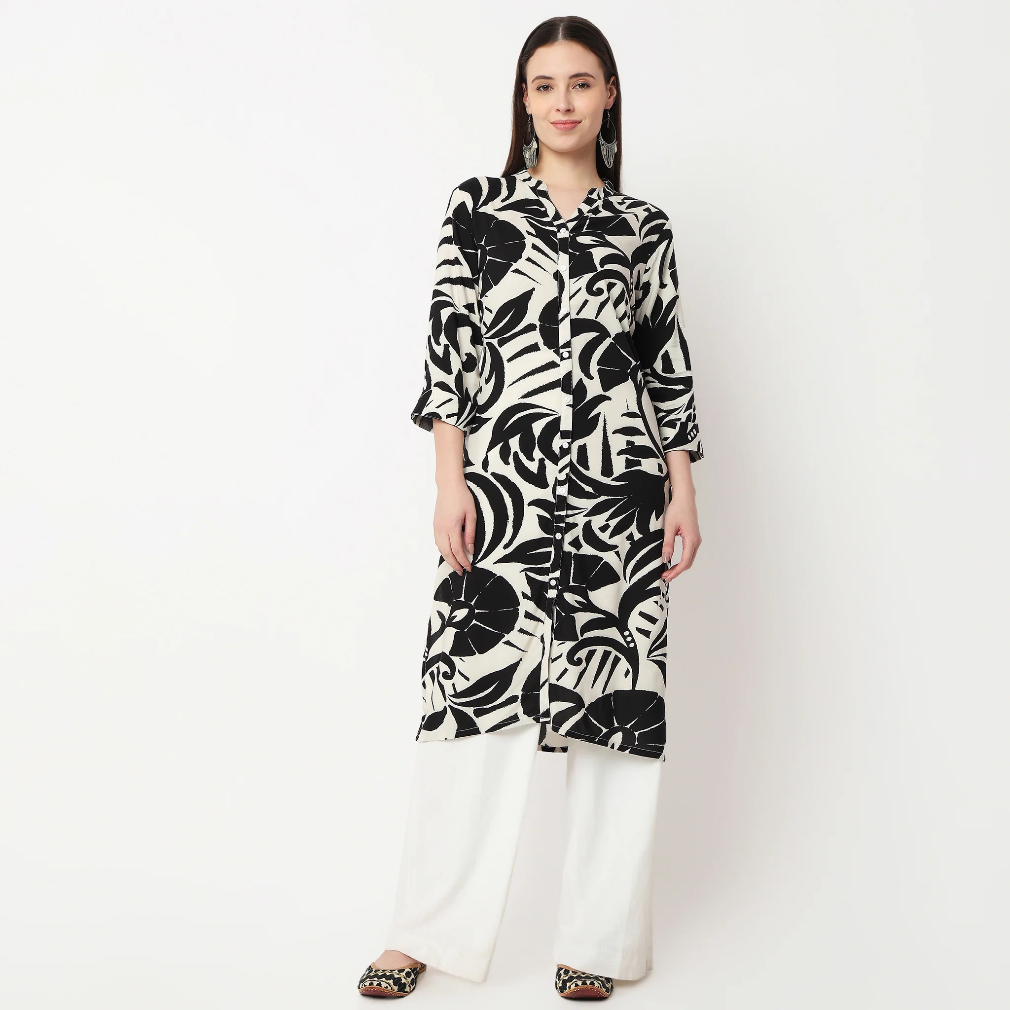 Full Placket Printed Long Kurta - Image 2