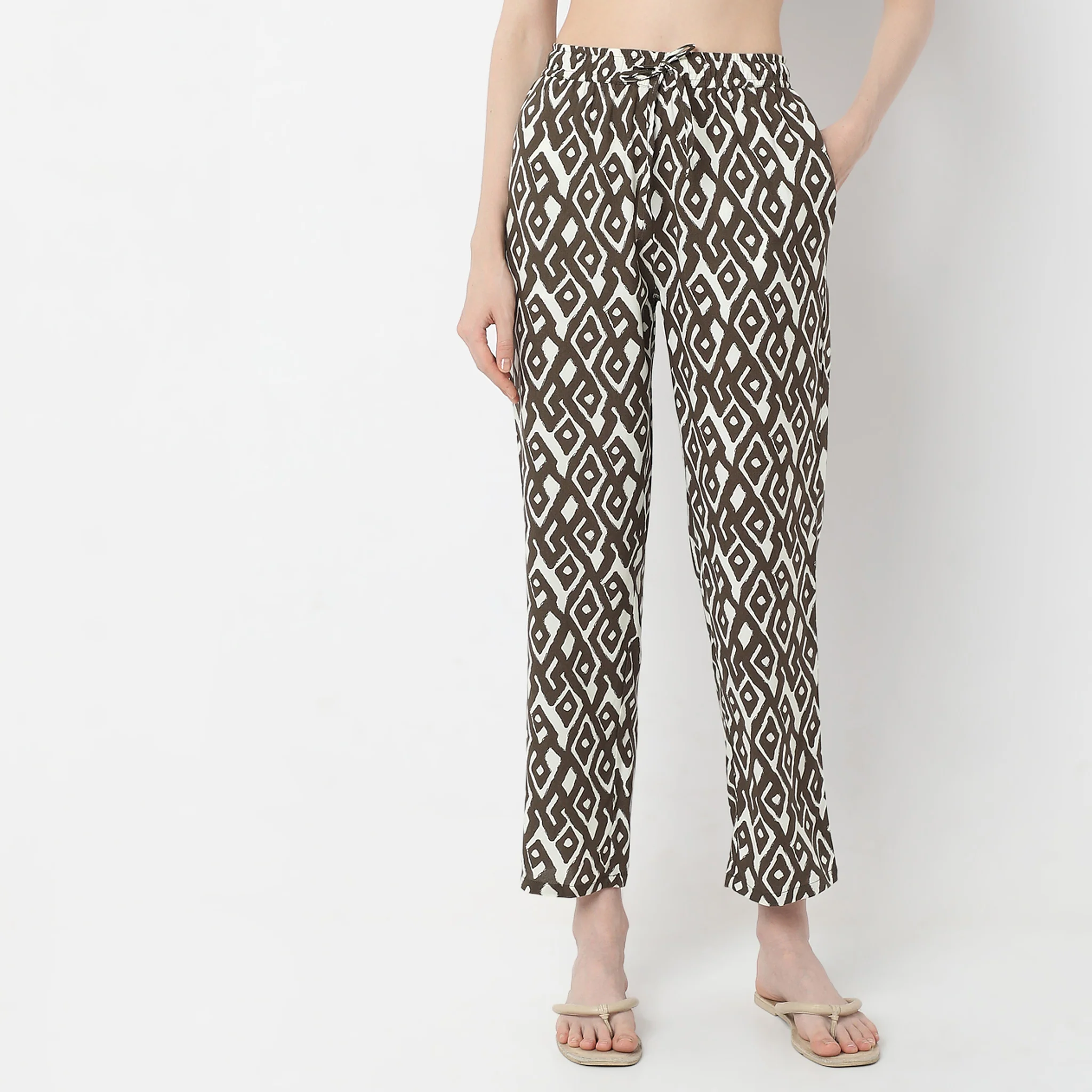 Geometric Print Mid-Rise Lounge Pyjamas - Image 2
