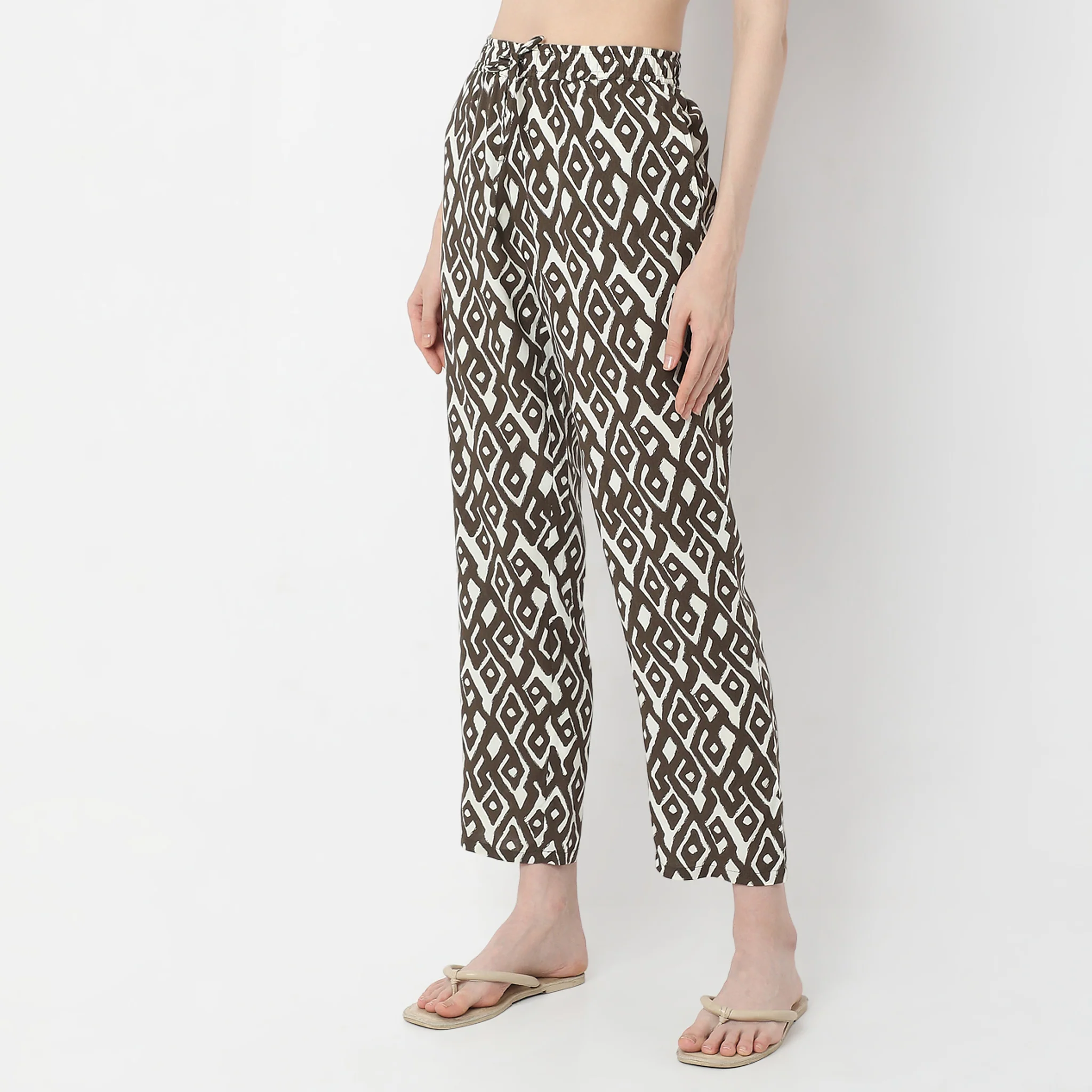 Geometric Print Mid-Rise Lounge Pyjamas - Image 5