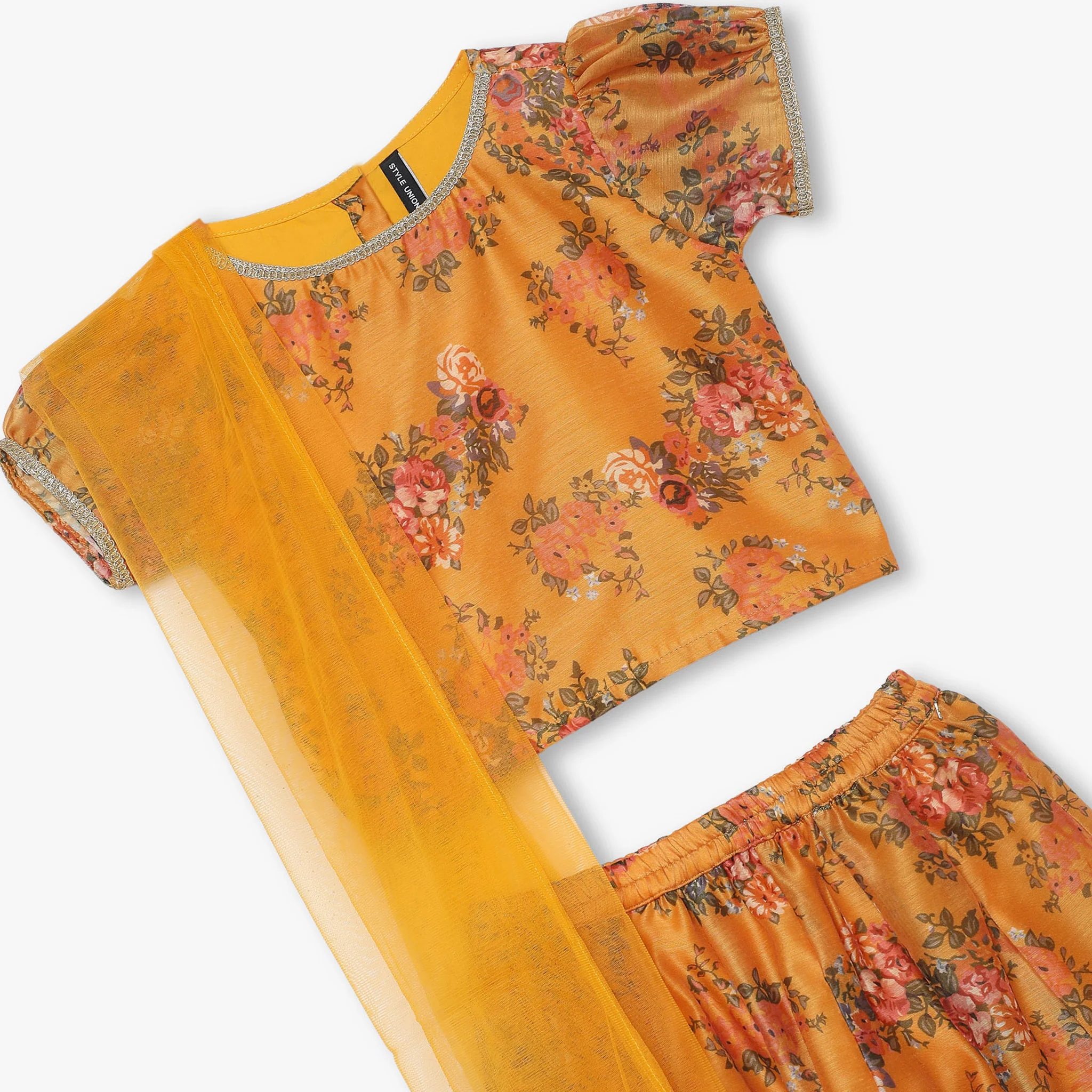Girls Regular Fit Printed Crop Top And Skirt With Dupatta Set - Image 3