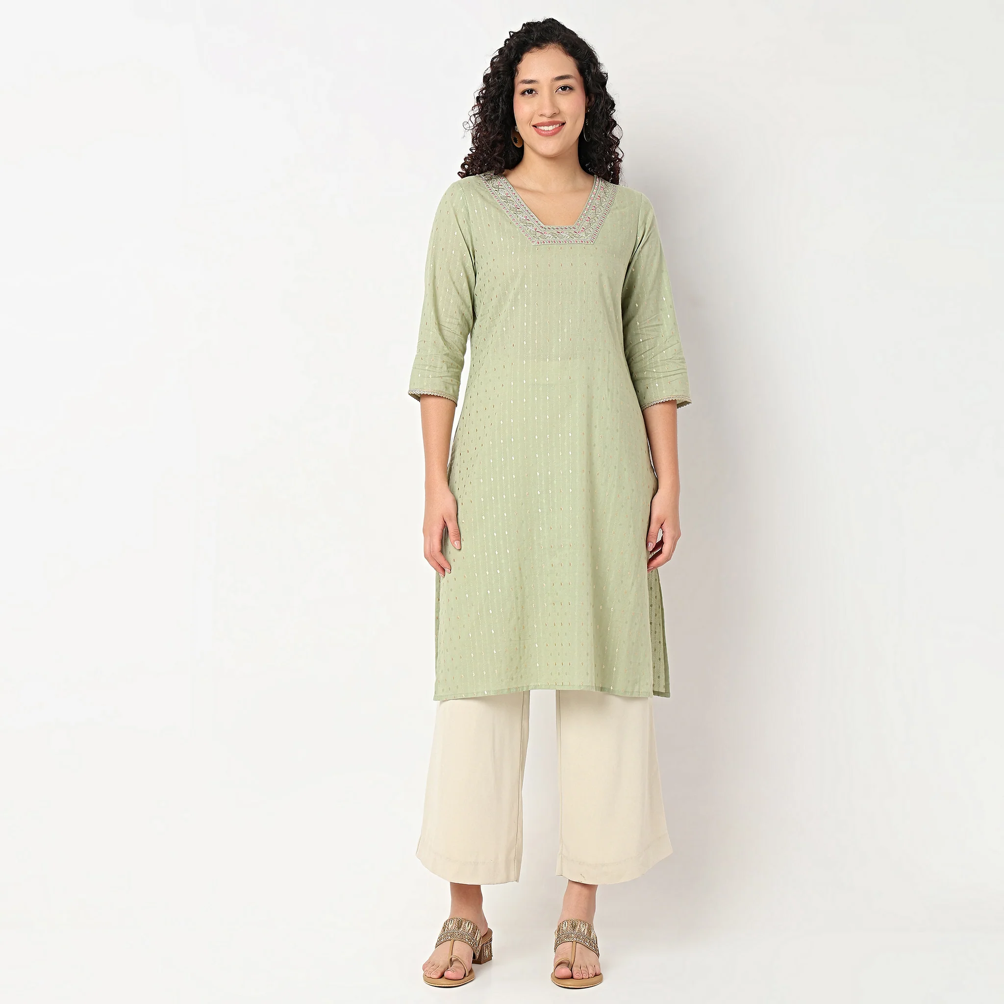 Glass Shape Neck With Embroidered Kurta - Image 2