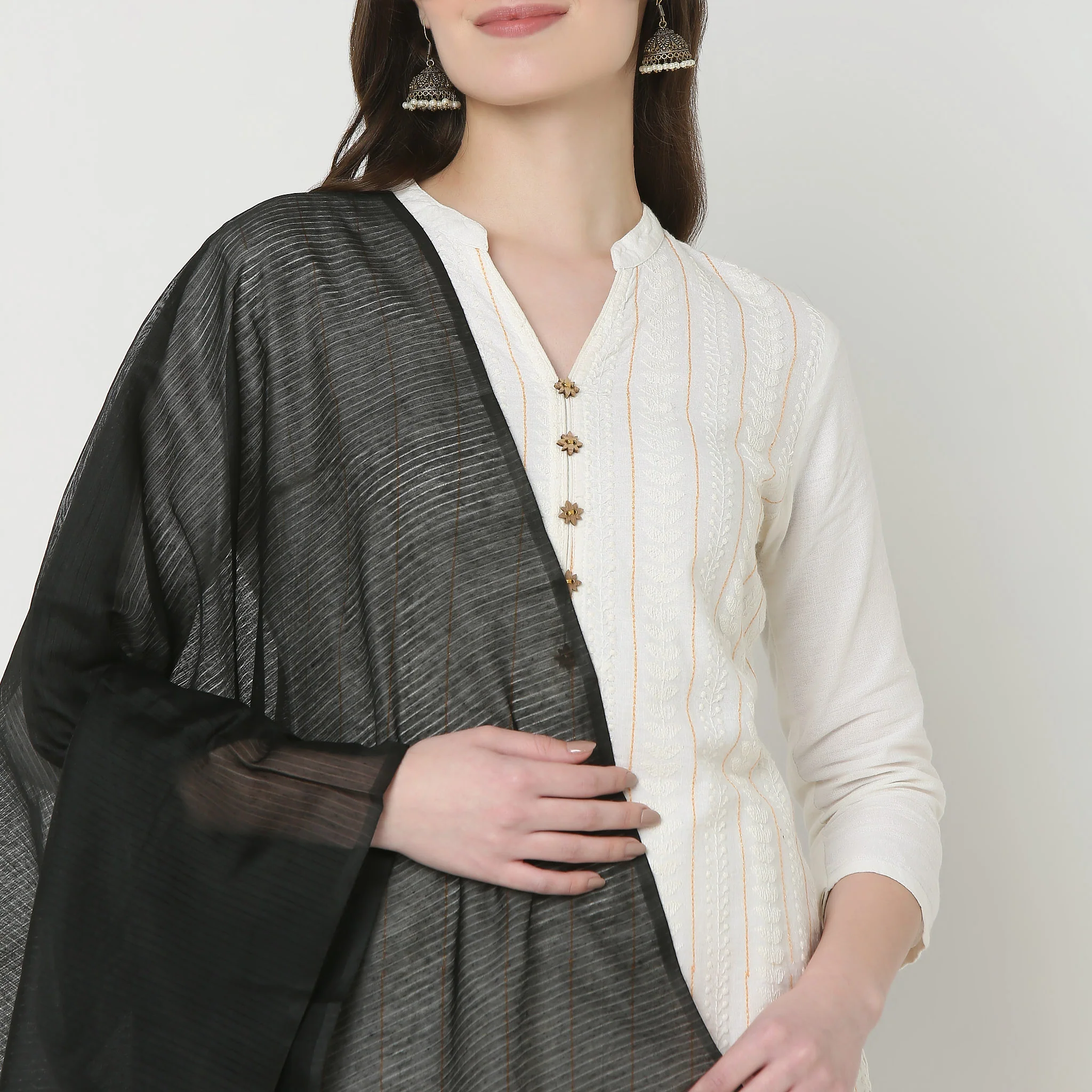 Golden Zari Dupatta - Image 3