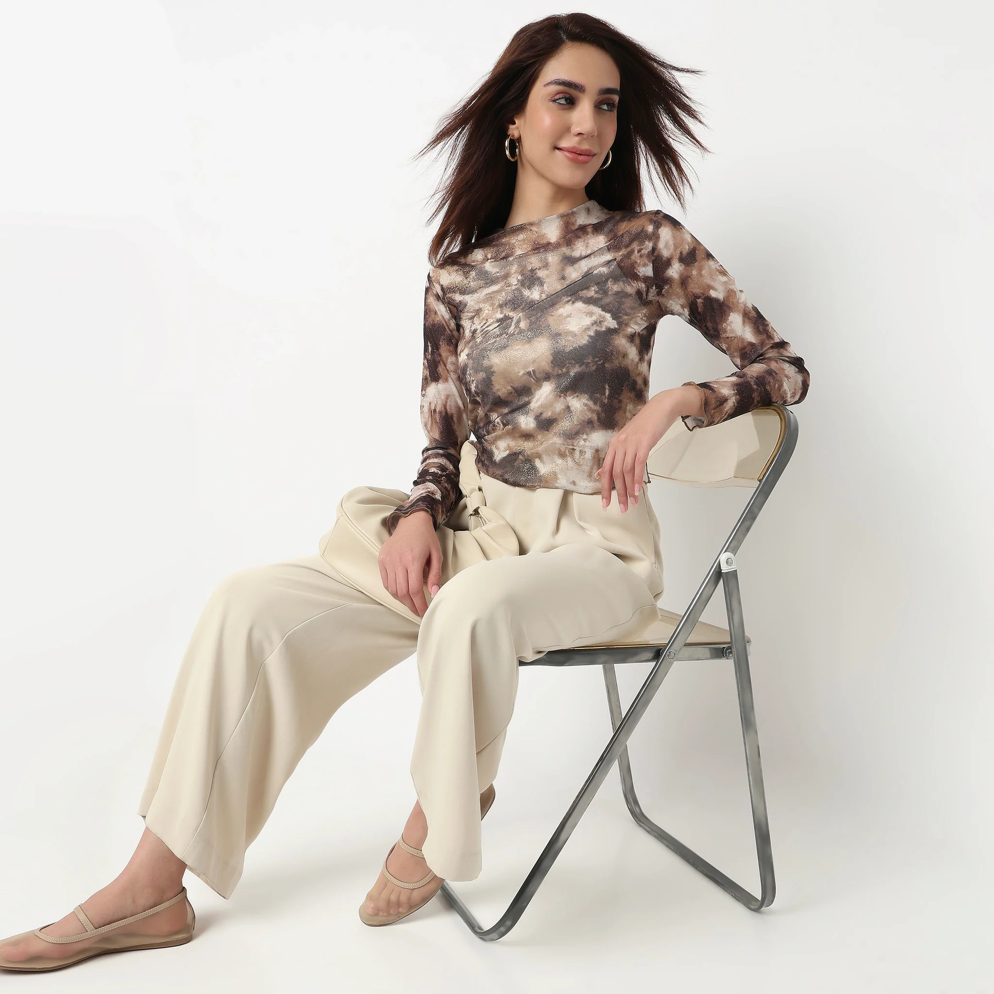 High Neck Cropped Embellished T-Shirt - Image 4