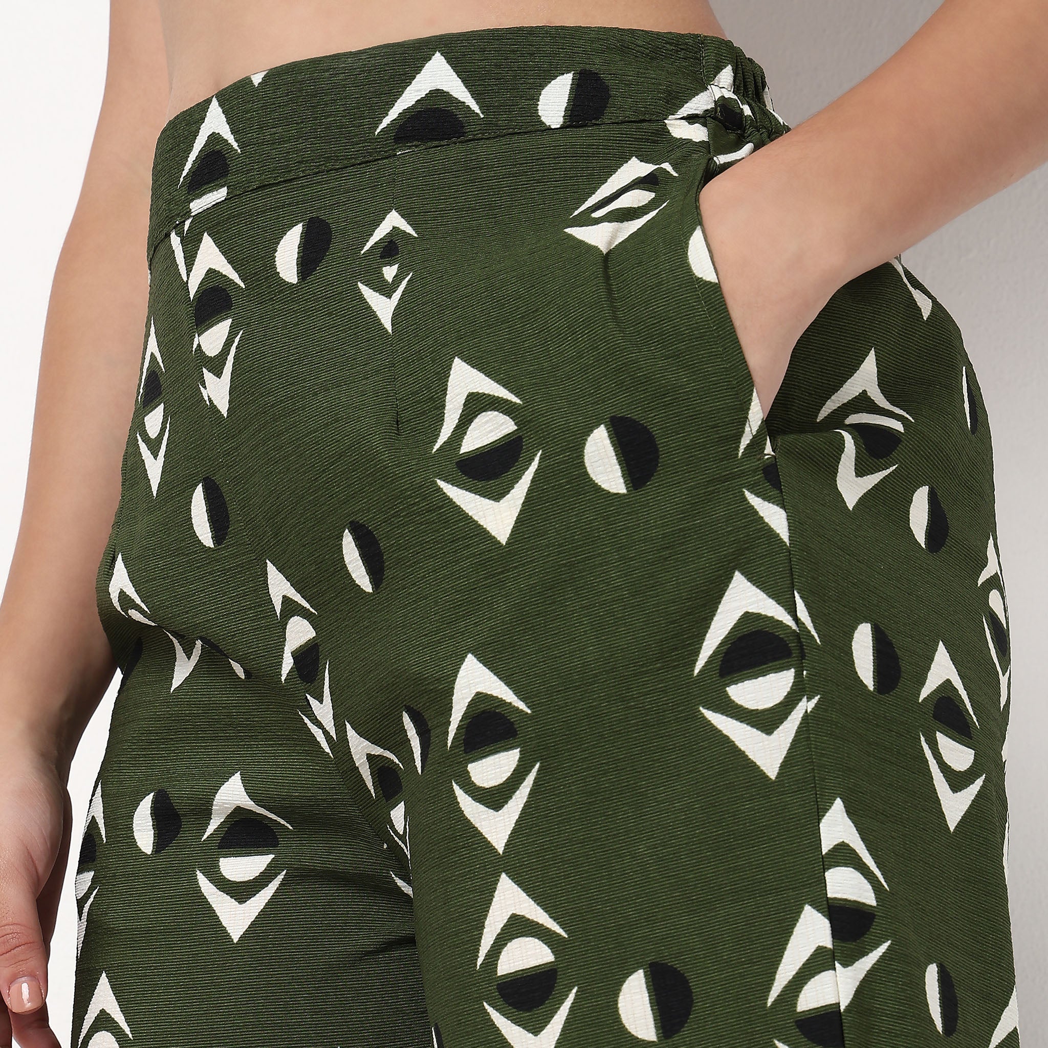 High Rise Printed Straight Pant - Image 4