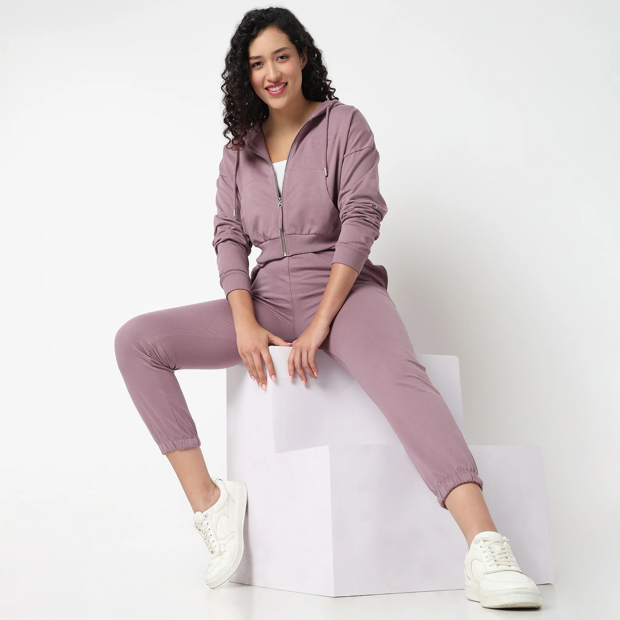 Hoodie Crop Sweatshirt With Kangaroo Pockets