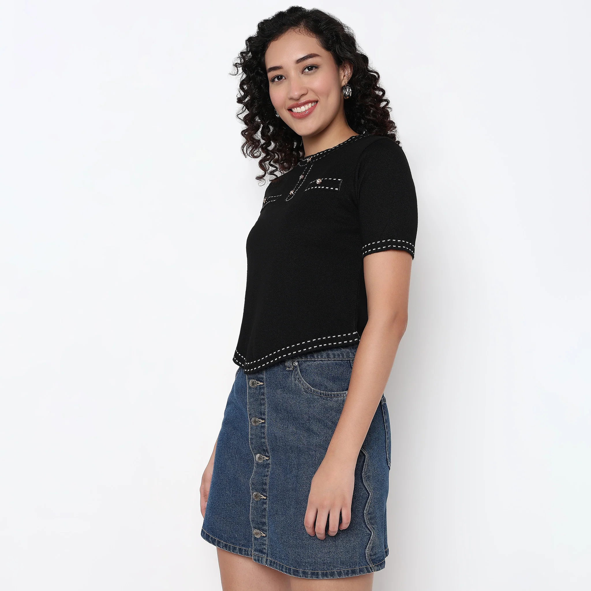 Solid Cropped T-Shirt - Image 5