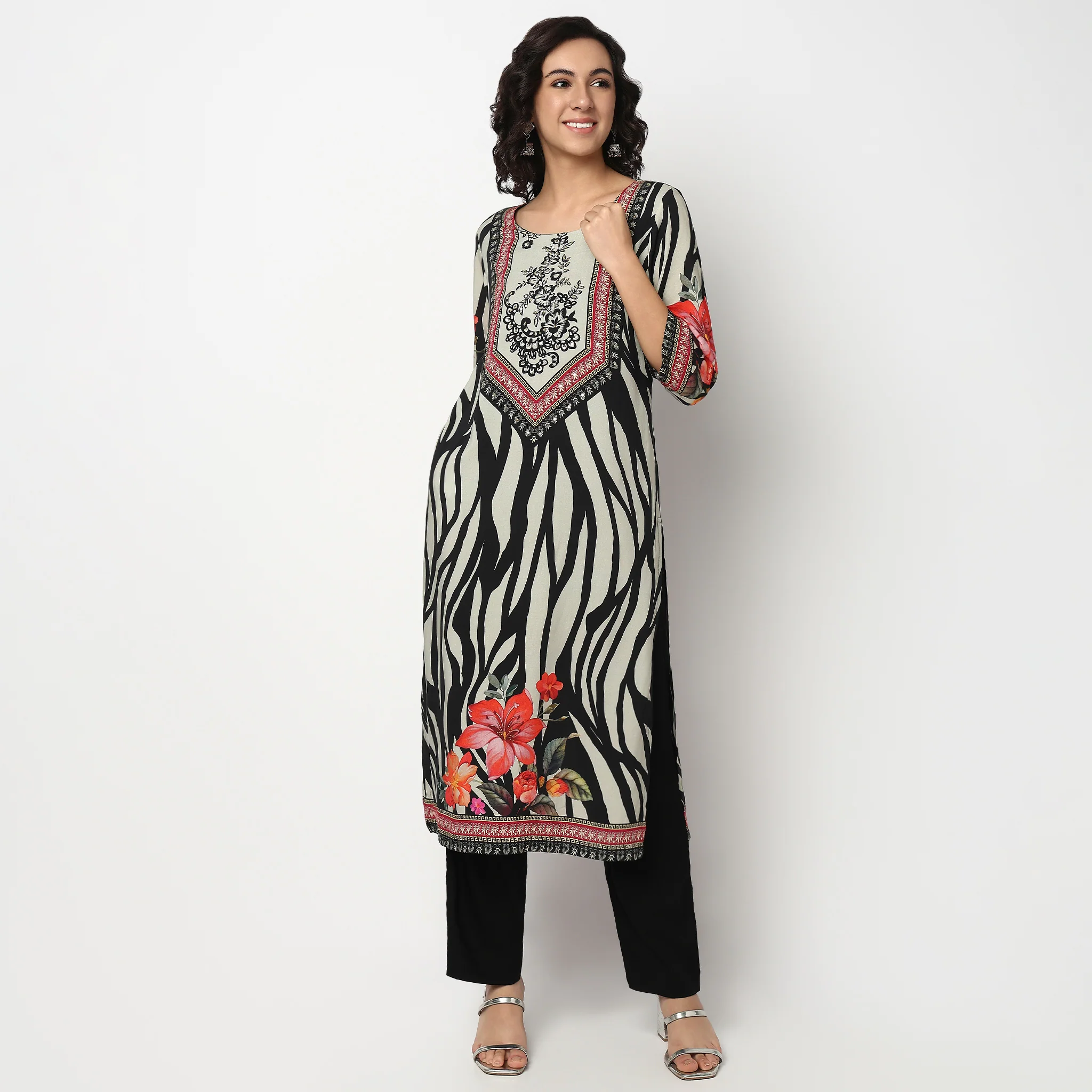 Printed Kurta and Pant Set with Dupatta - Image 2