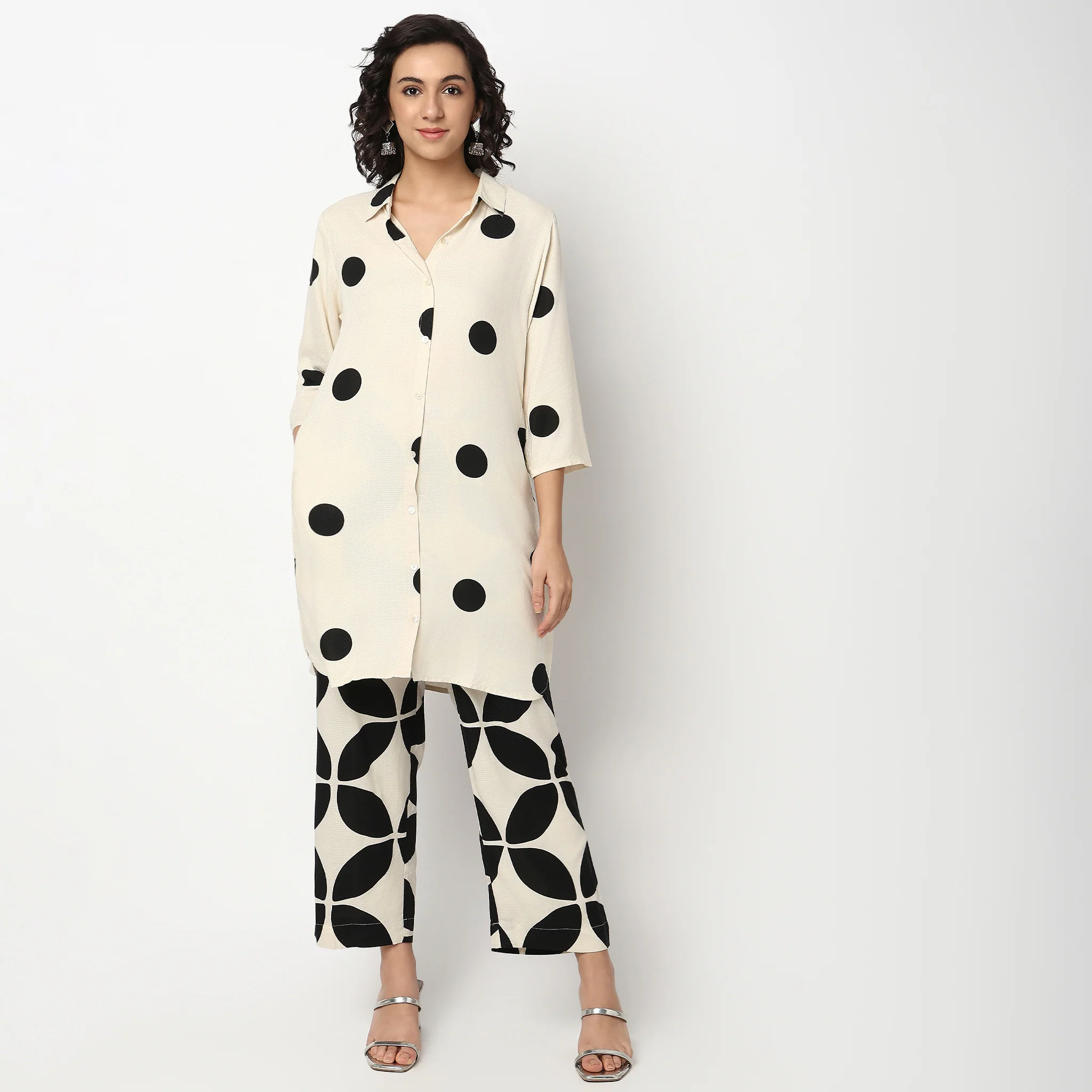 Printed Shirt Collar A line Kurta Set with Pant - Image 2
