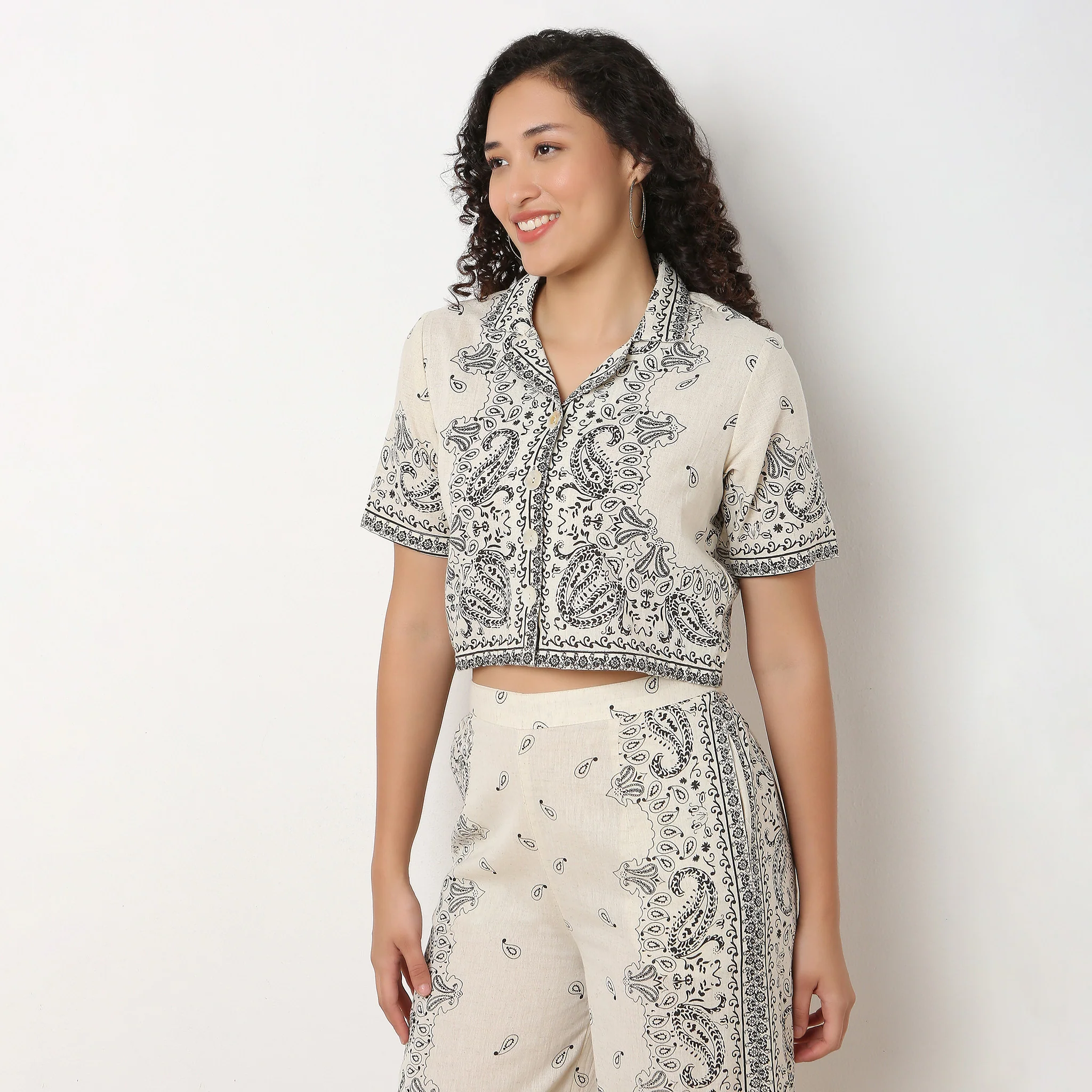 Printed Lapel Collar Crop Shirt - Image 2