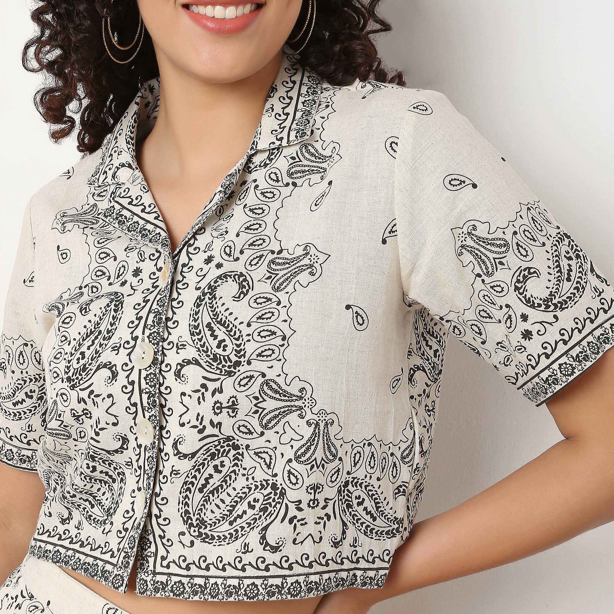 Printed Lapel Collar Crop Shirt - Image 4