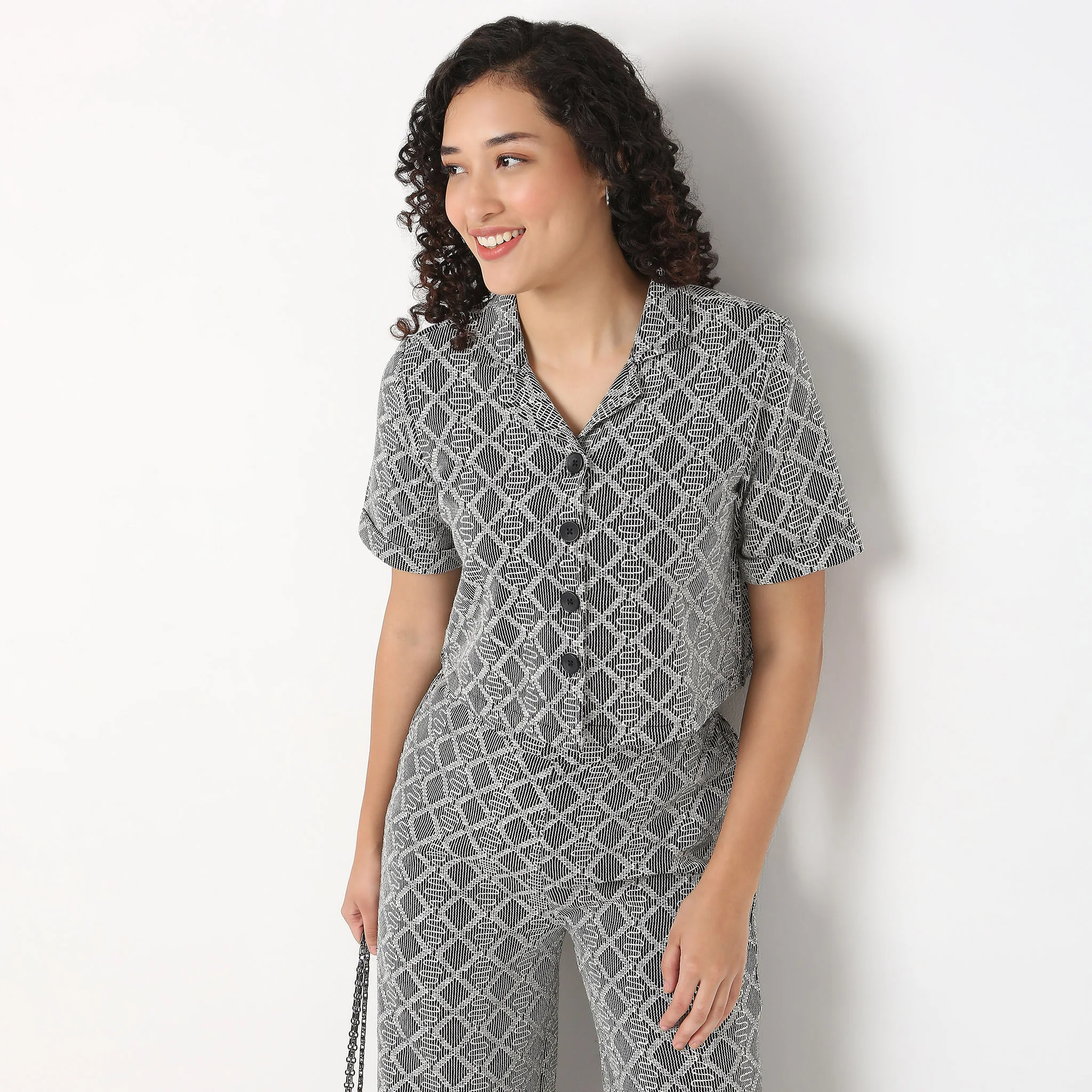 Cropped Lace Lapell Collar Shirt - Image 2