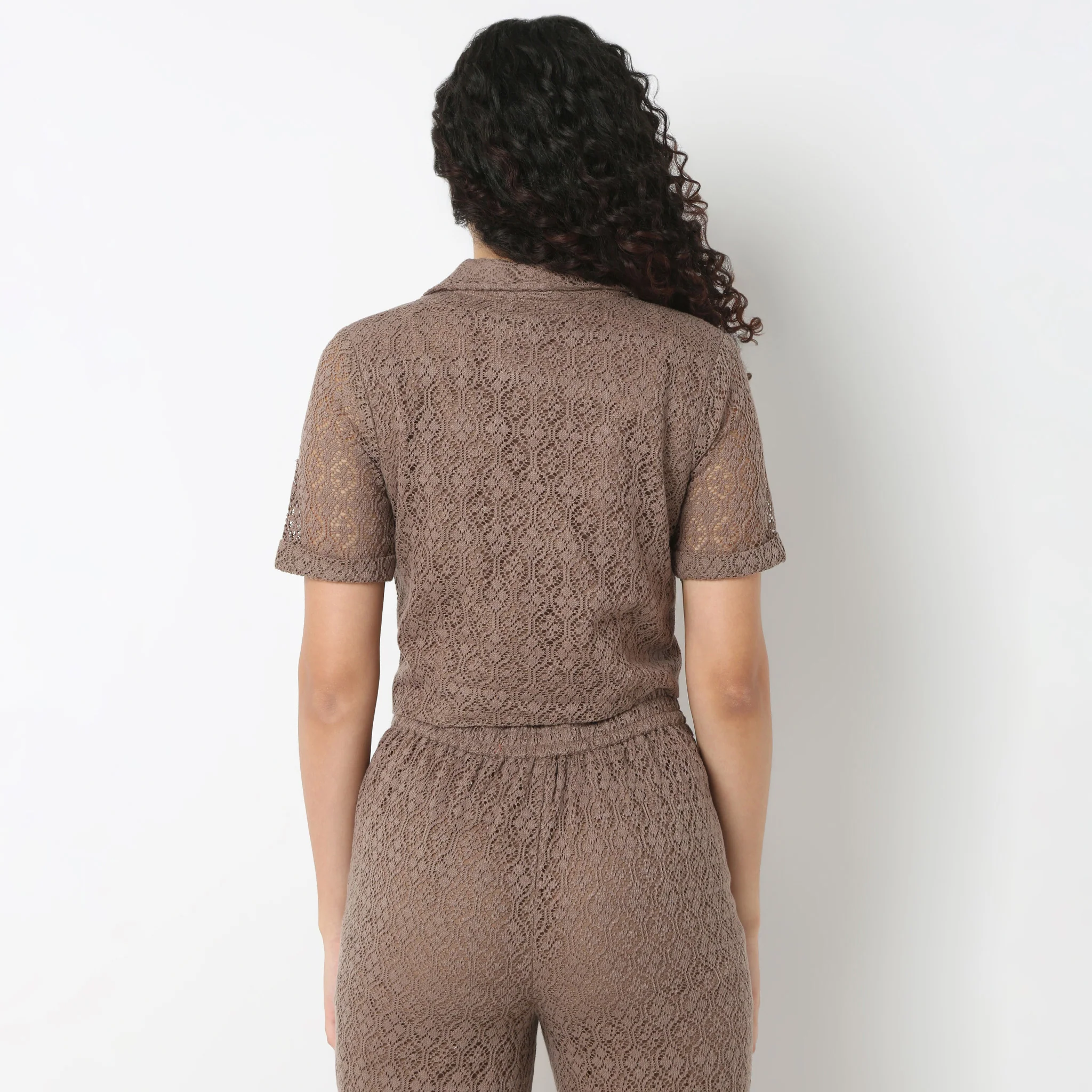 Lapel Collar Lace Crop Shirt - Image 3