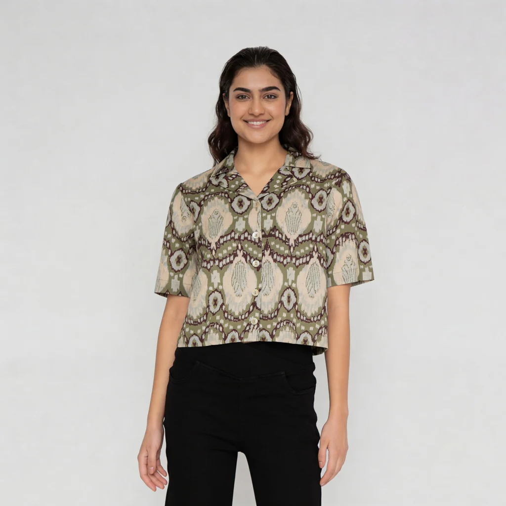 Lapel Collar Printed Crop Shirt - Image 2