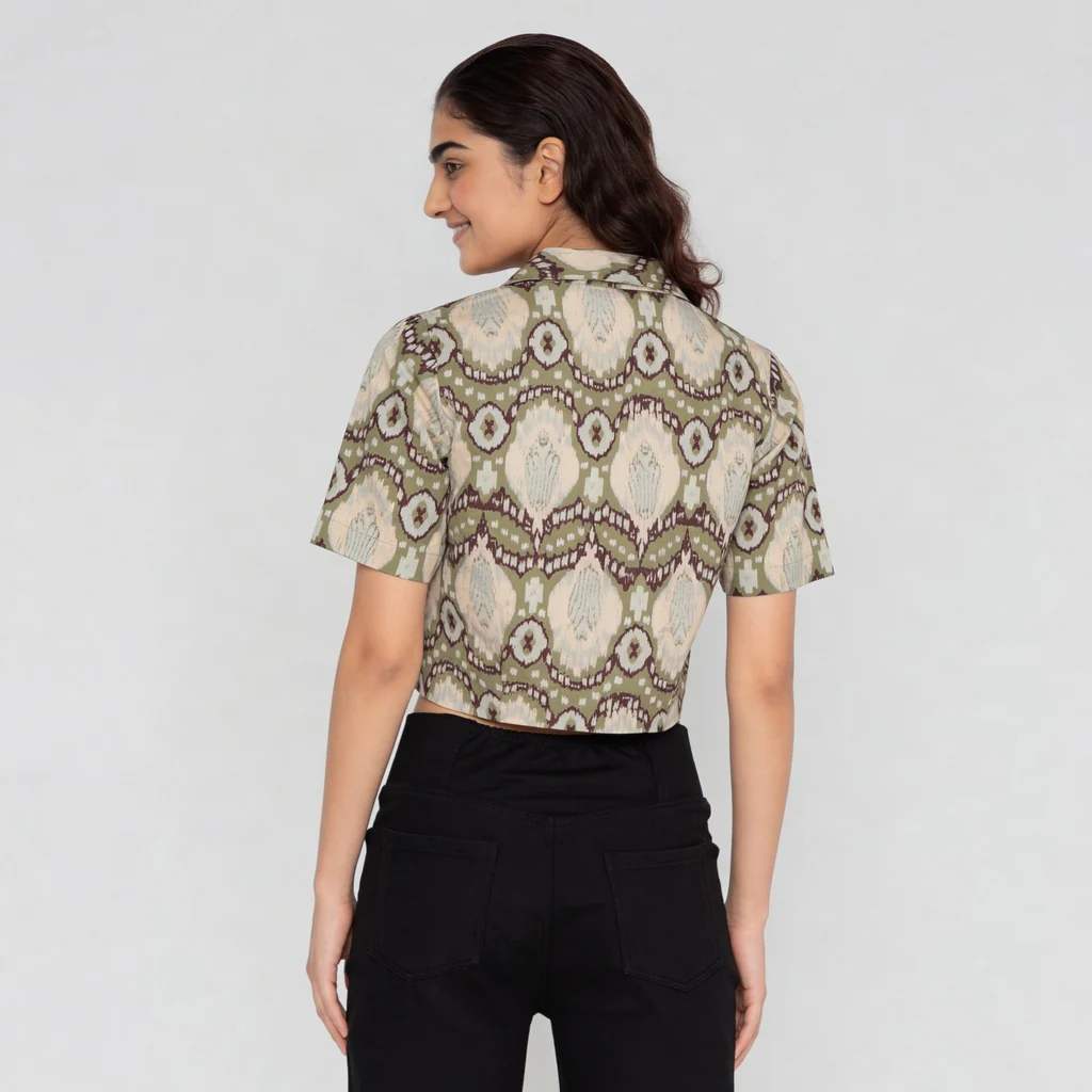 Lapel Collar Printed Crop Shirt - Image 3