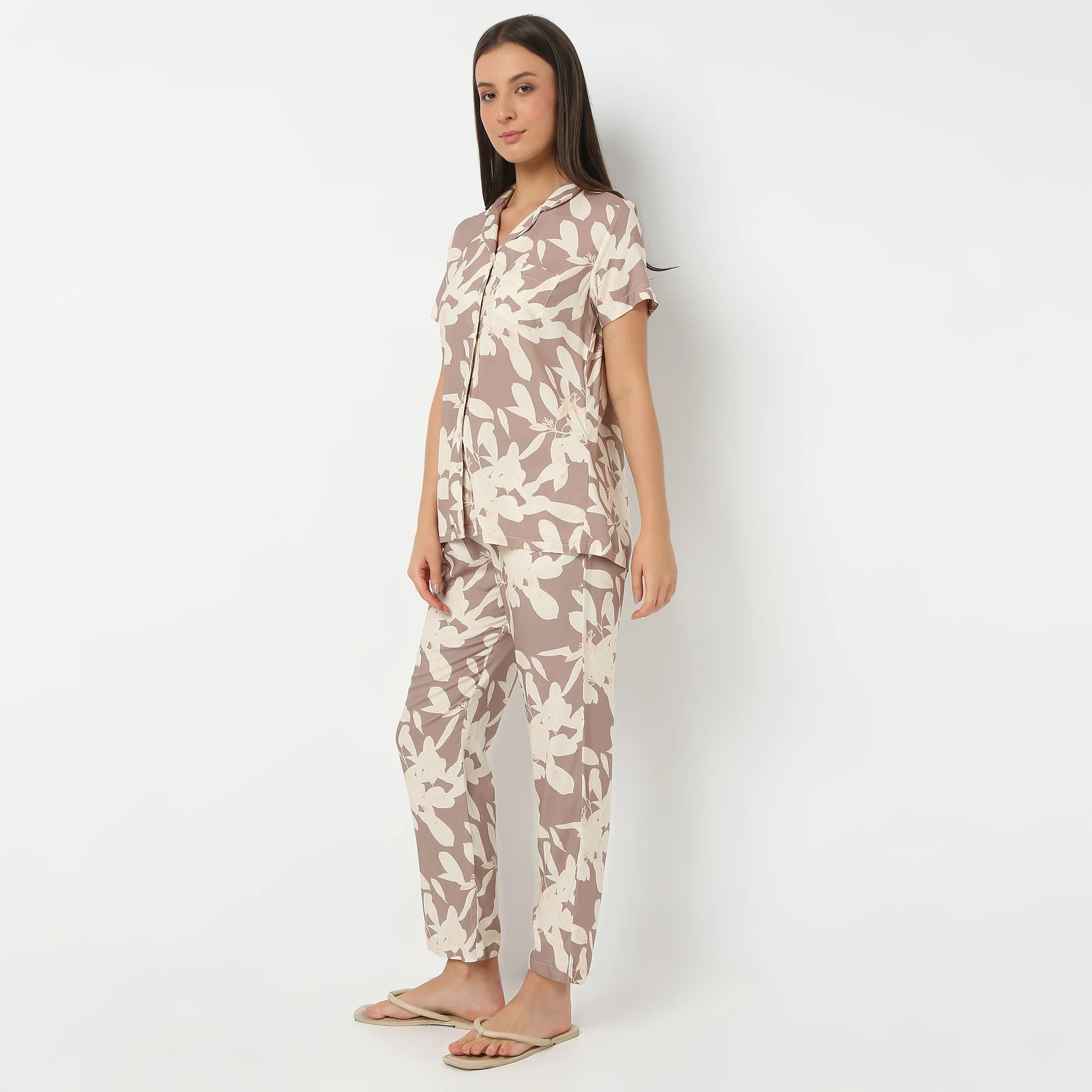 Lapel Collar Three-Fourth Sleeve Printed Top With Pyjama Sleepwear Set - Image 5