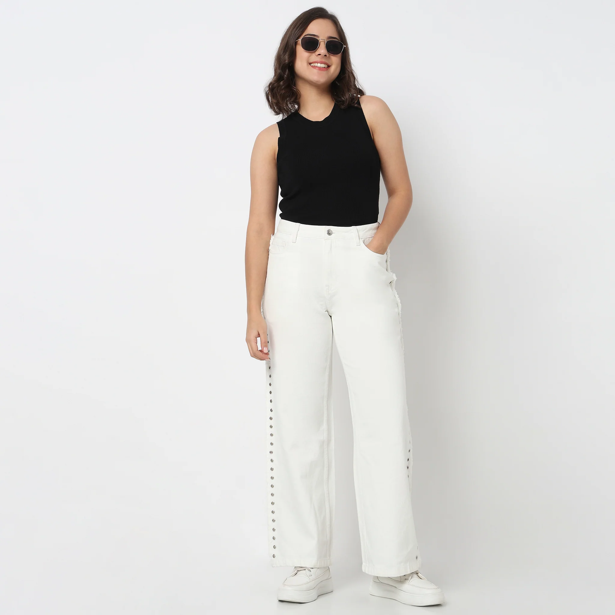 Low Waist Straight Fit Baisc Denim With Tinted Look
