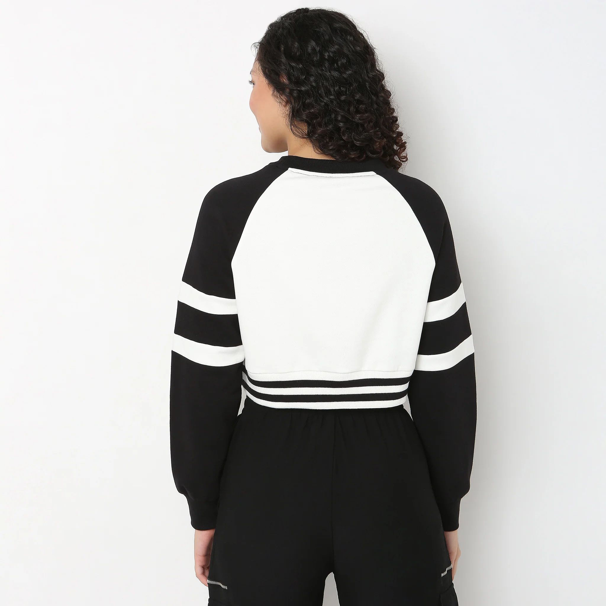 Oversize Graphic Crop Sweat Tee - Image 3