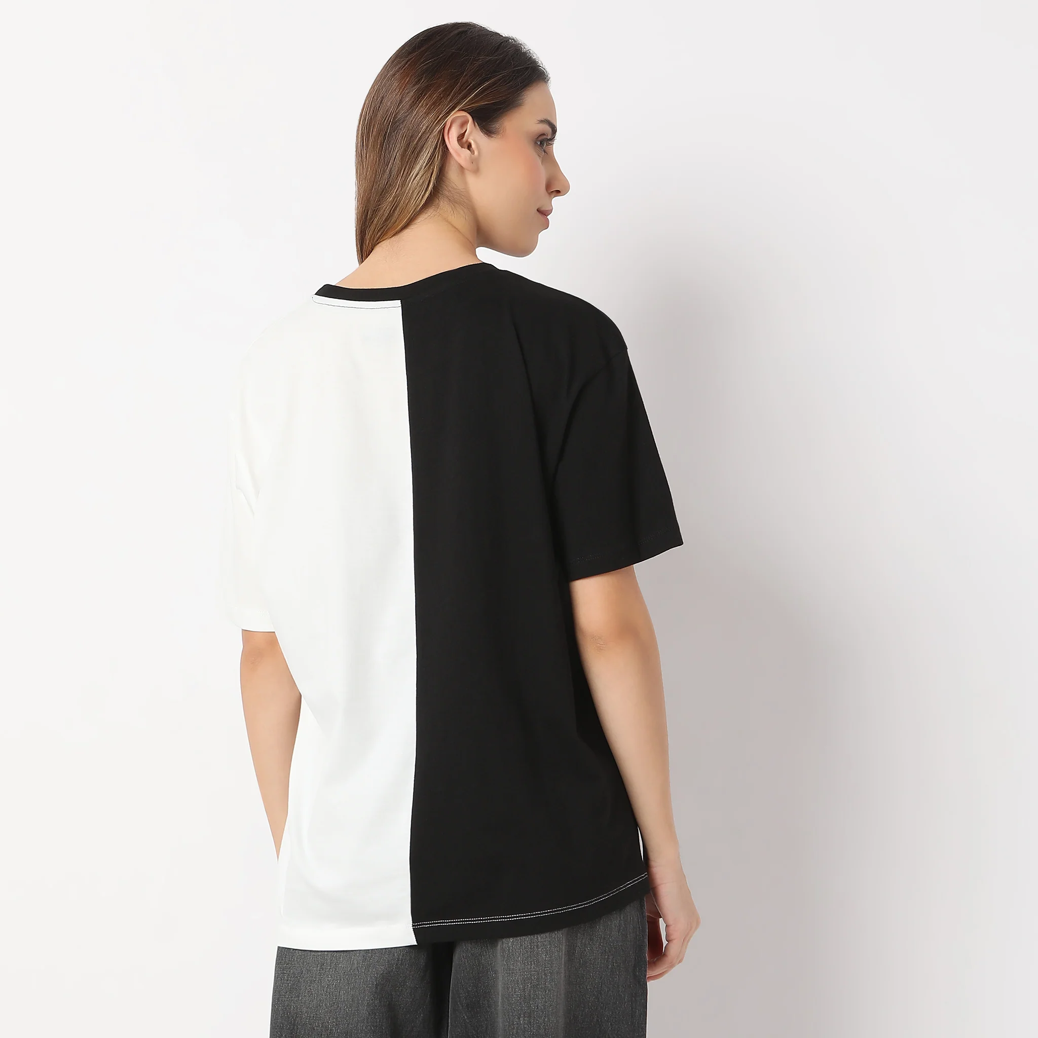 Oversize Graphic T-Shirt - Image 8