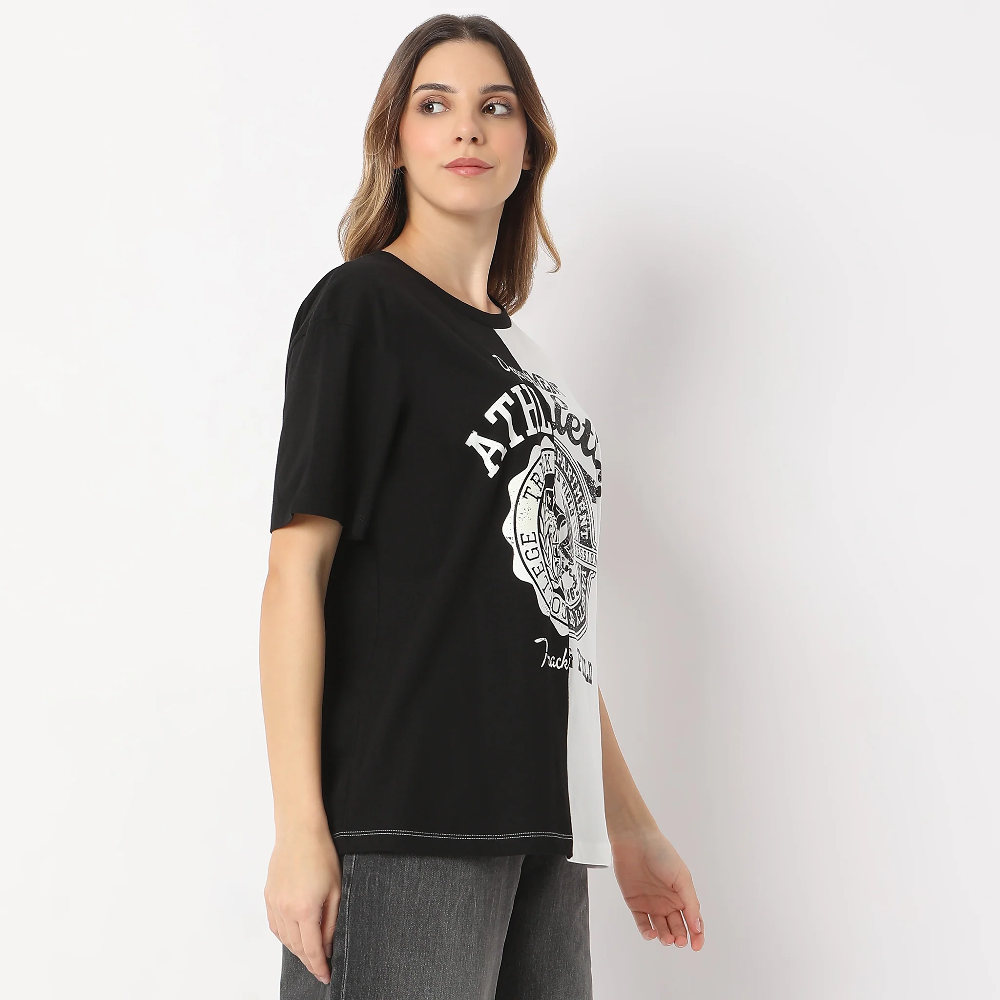 Oversize Graphic T-Shirt - Image 9